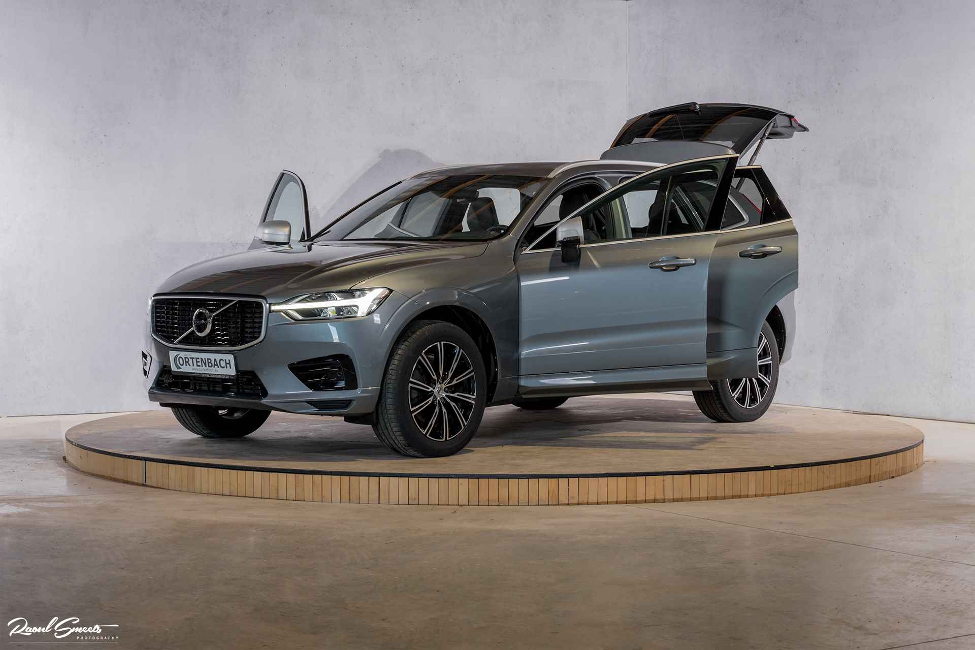 Volvo XC60 2.0 T5 AWD R-Design | Zwenkbare trekhaak | Apple Carplay | - 8/54