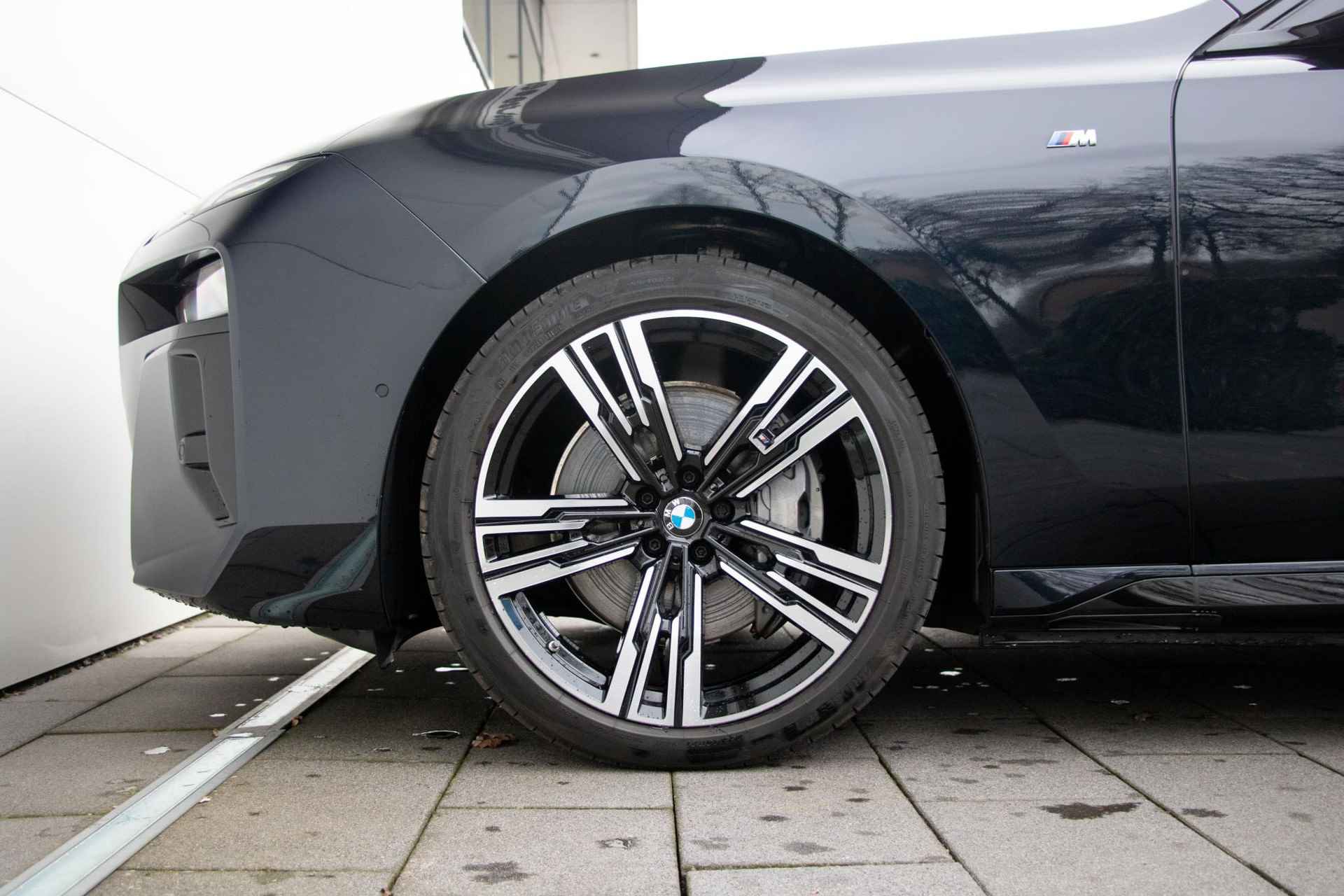 BMW i7 xDrive60 106 kWh - 35/39