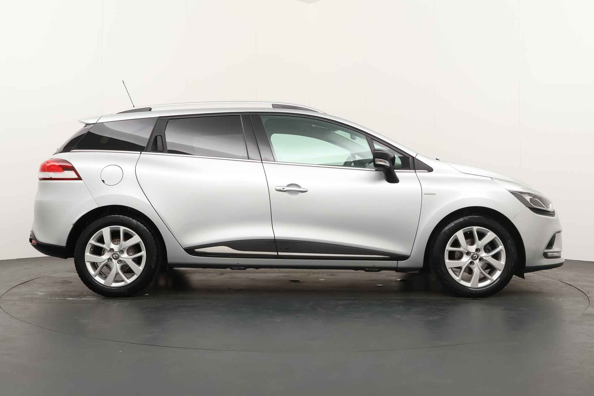 Renault Clio Estate BWJ 2020 | 0.9 TCe 90PK Limited | AIRCO | NAVI | CARPLAY | PDC | LICHTMETAAL | CRUISE | - 24/31