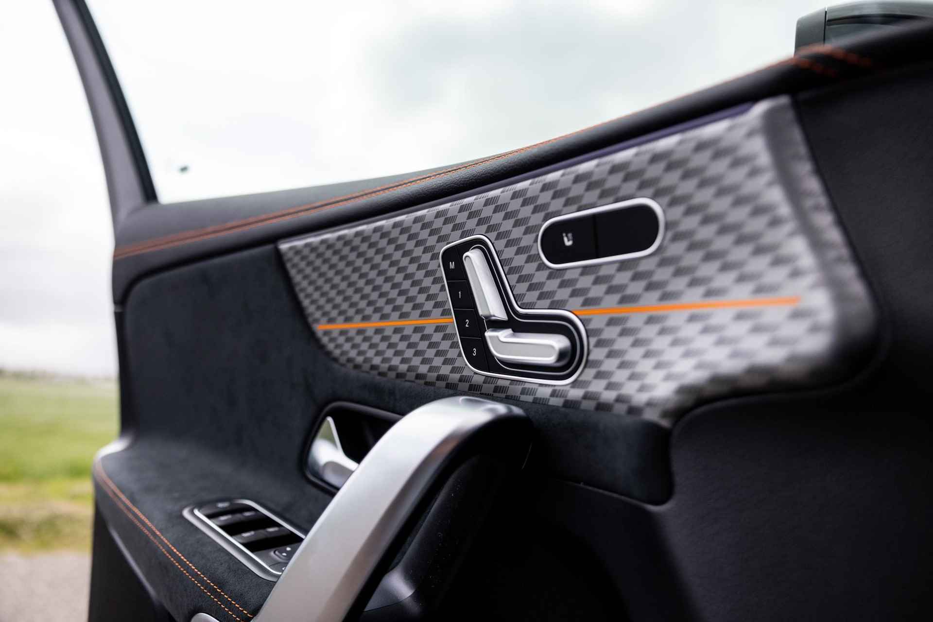 Mercedes-Benz A-Klasse 45 S AMG 4MATIC+ Street Style Edition | Rijassistentiepakket Plus | Head-up display | Panoramaschuifdak | Burmester  | AMG Performance sportstoelen | AMG TRACK PACE | - 31/64