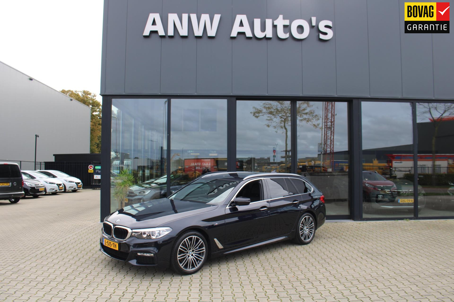 BMW 5-serie Touring 530i xDrive High Executive M-Pakket/Pano/Trekhaak/ 12 maanden bovag Rijklaar