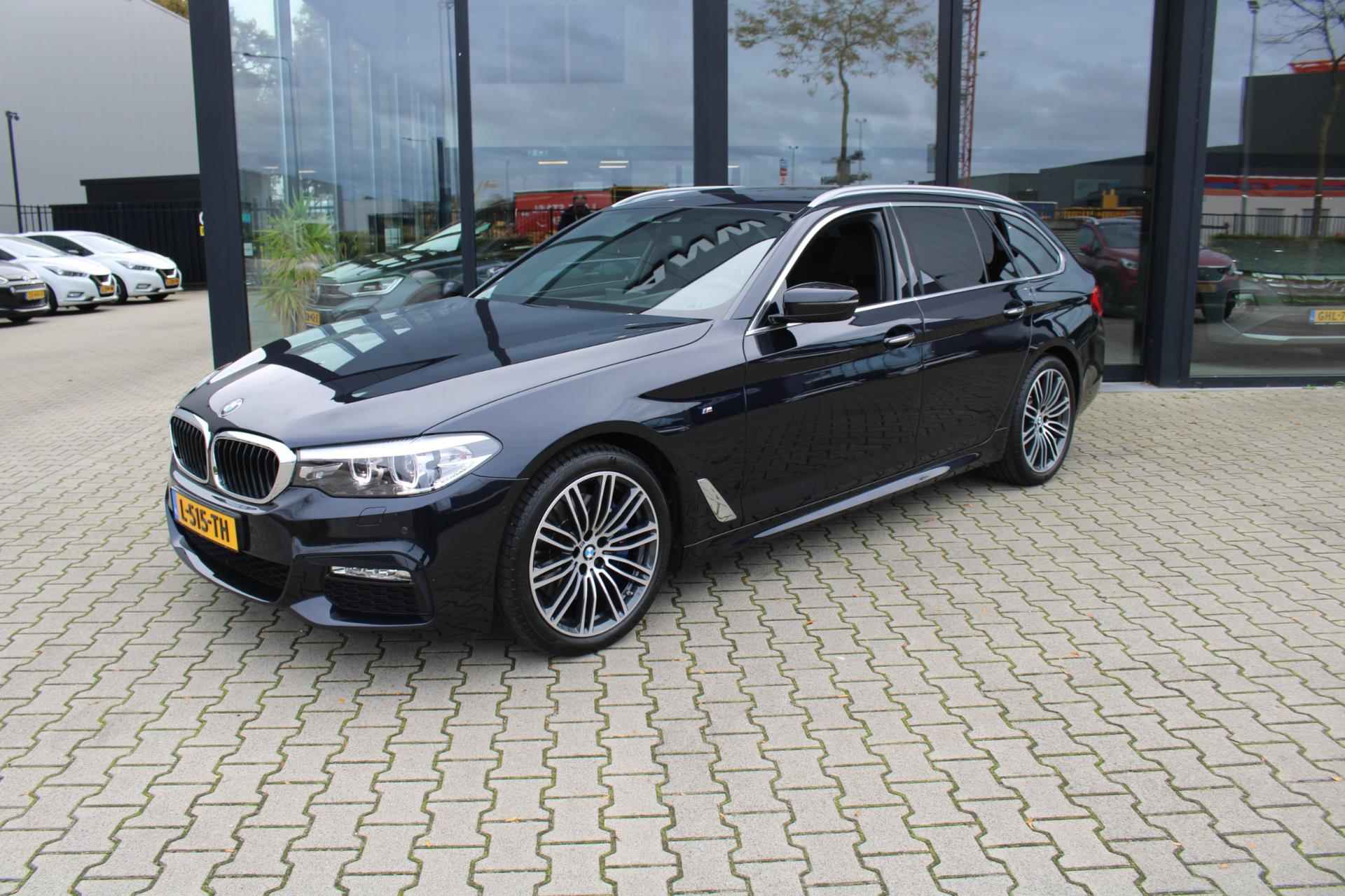 BMW 5-serie Touring 530i xDrive High Executive M-Pakket/Pano/Trekhaak/ 12 maanden bovag Rijklaar - 2/15