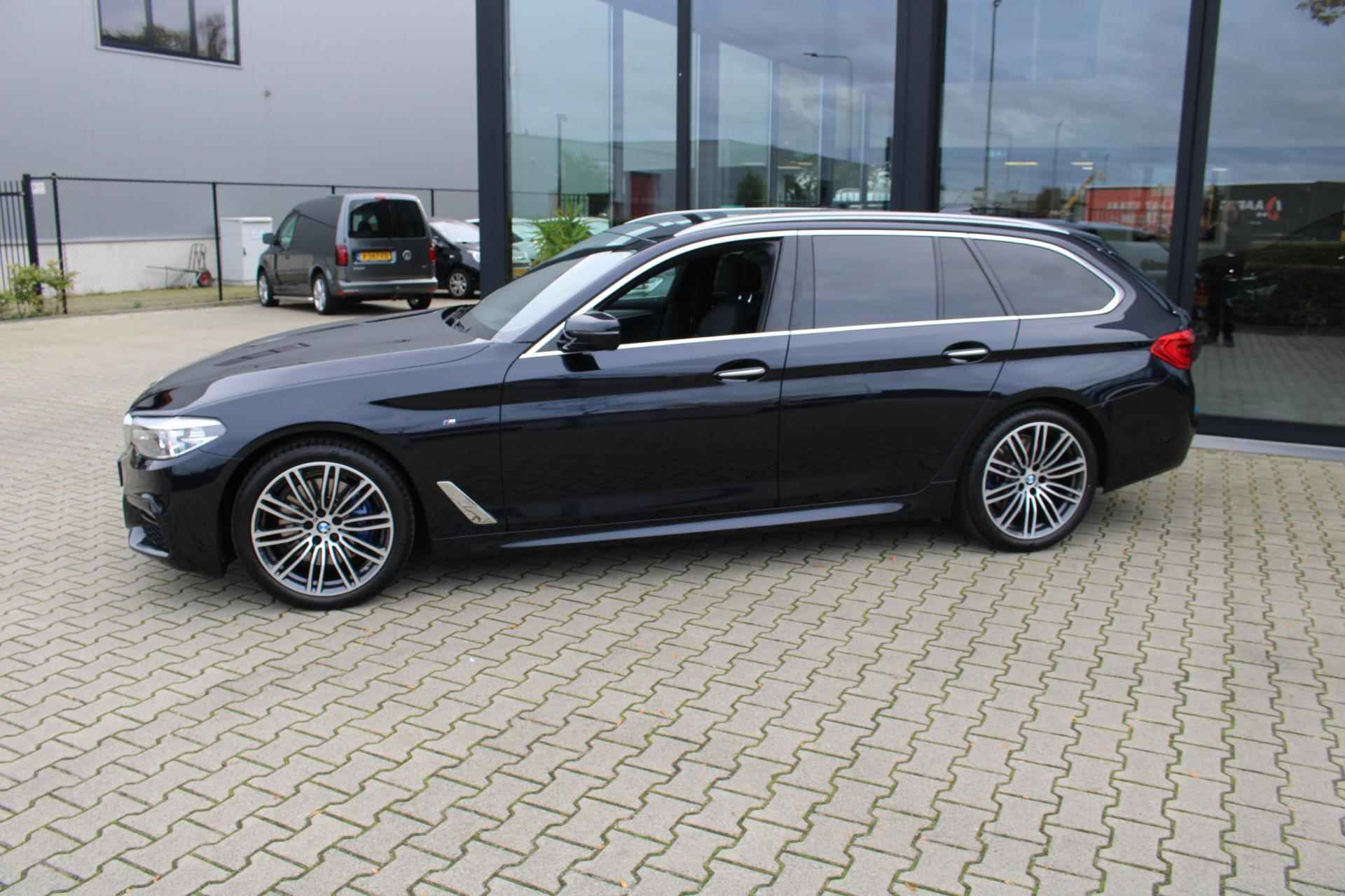 BMW 5-serie Touring 530i xDrive High Executive M-Pakket/Pano/Trekhaak/ 12 maanden bovag Rijklaar - 3/15