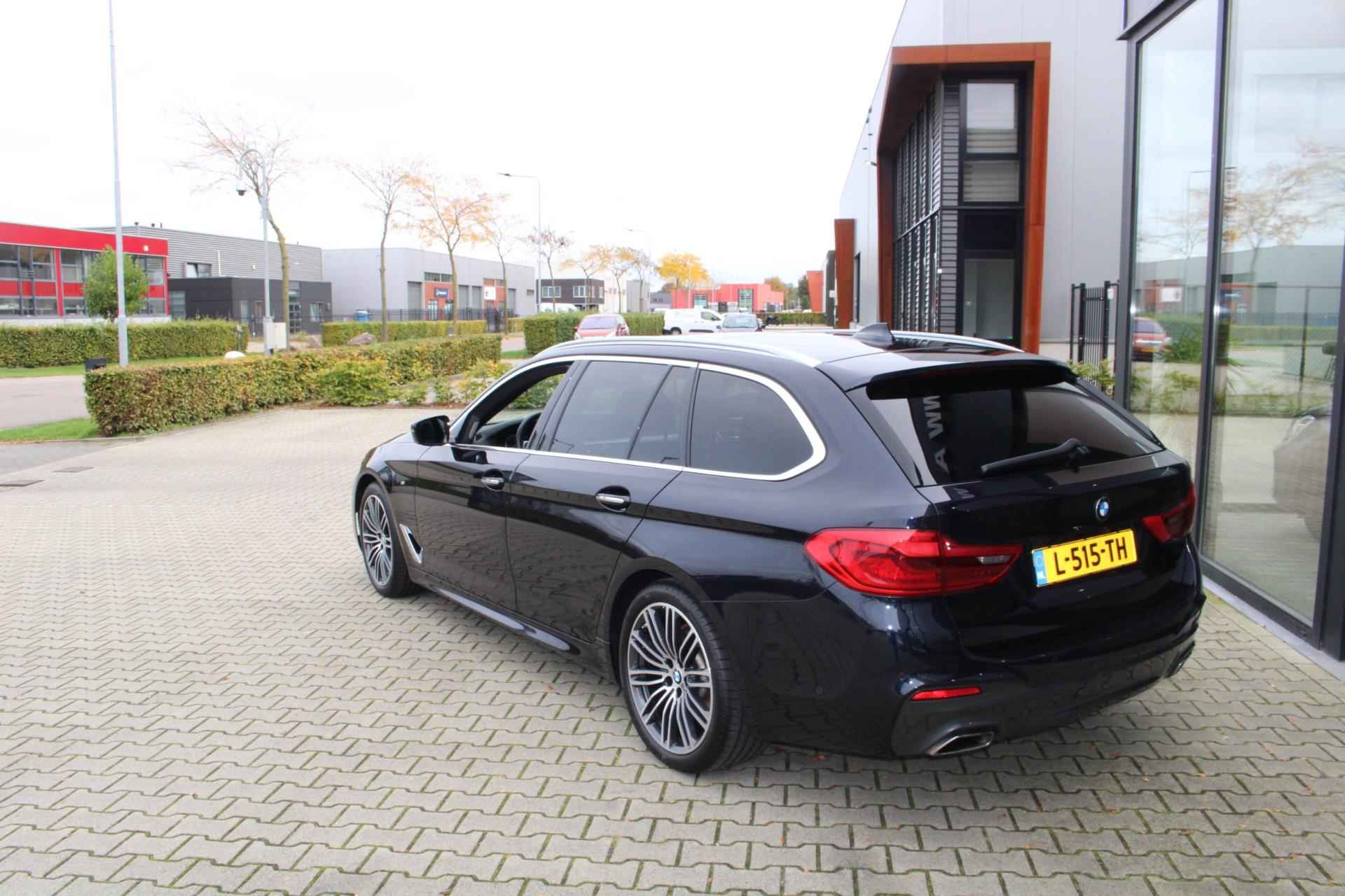 BMW 5-serie Touring 530i xDrive High Executive M-Pakket/Pano/Trekhaak/ 12 maanden bovag Rijklaar - 4/15