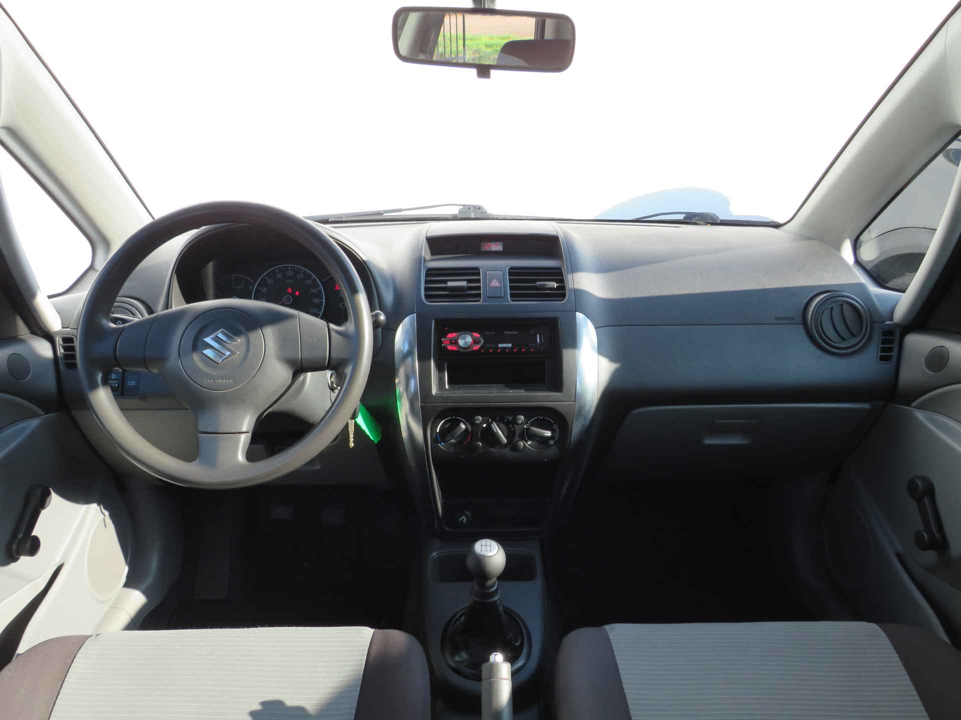 Suzuki SX4 1.5 Base met Trekhaak - 10/26