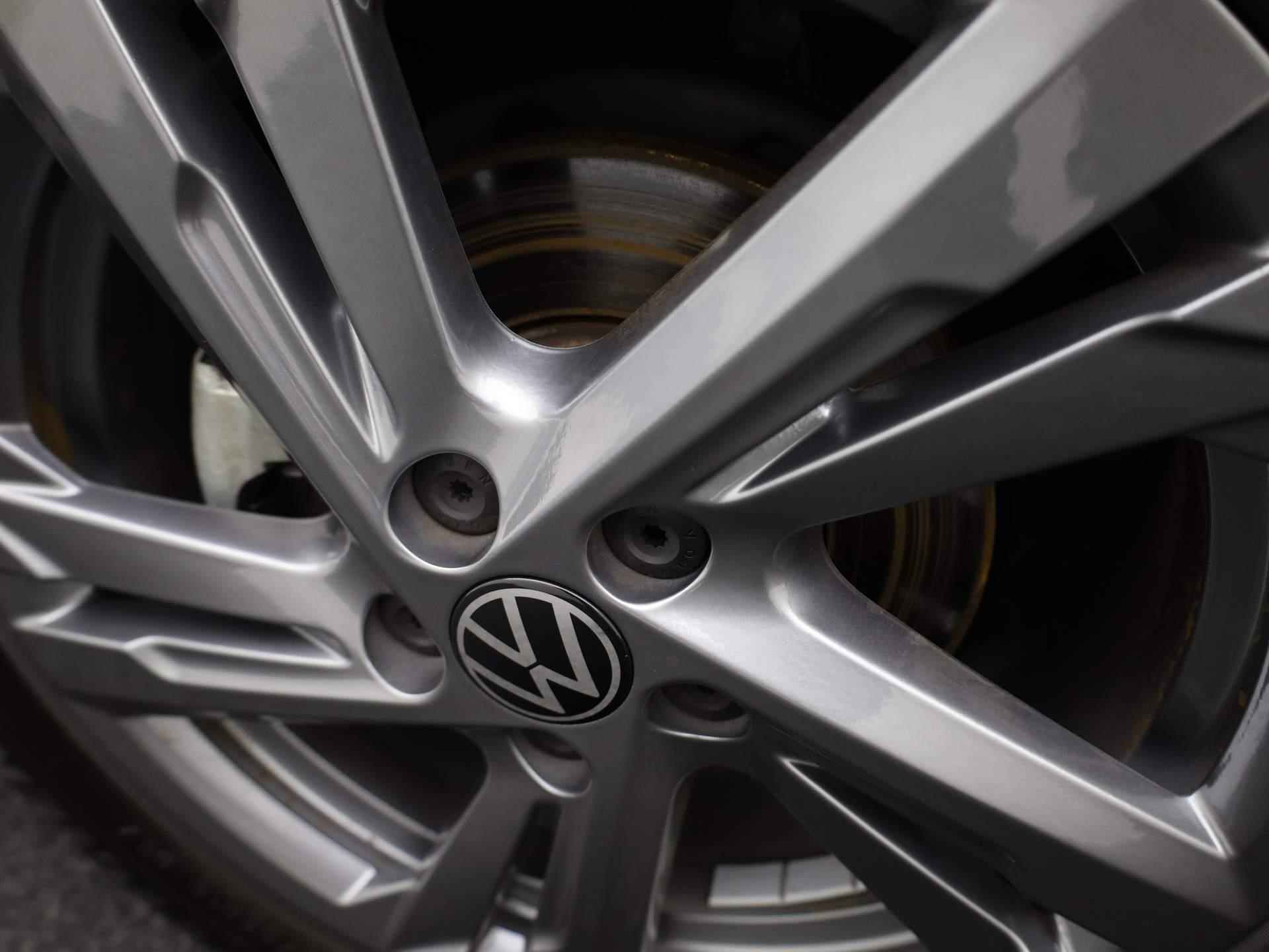 Volkswagen Polo 1.0TSI/95PK R-Line · Navigatie · Matrix-LED · Parkeersensoren + camera - 20/34