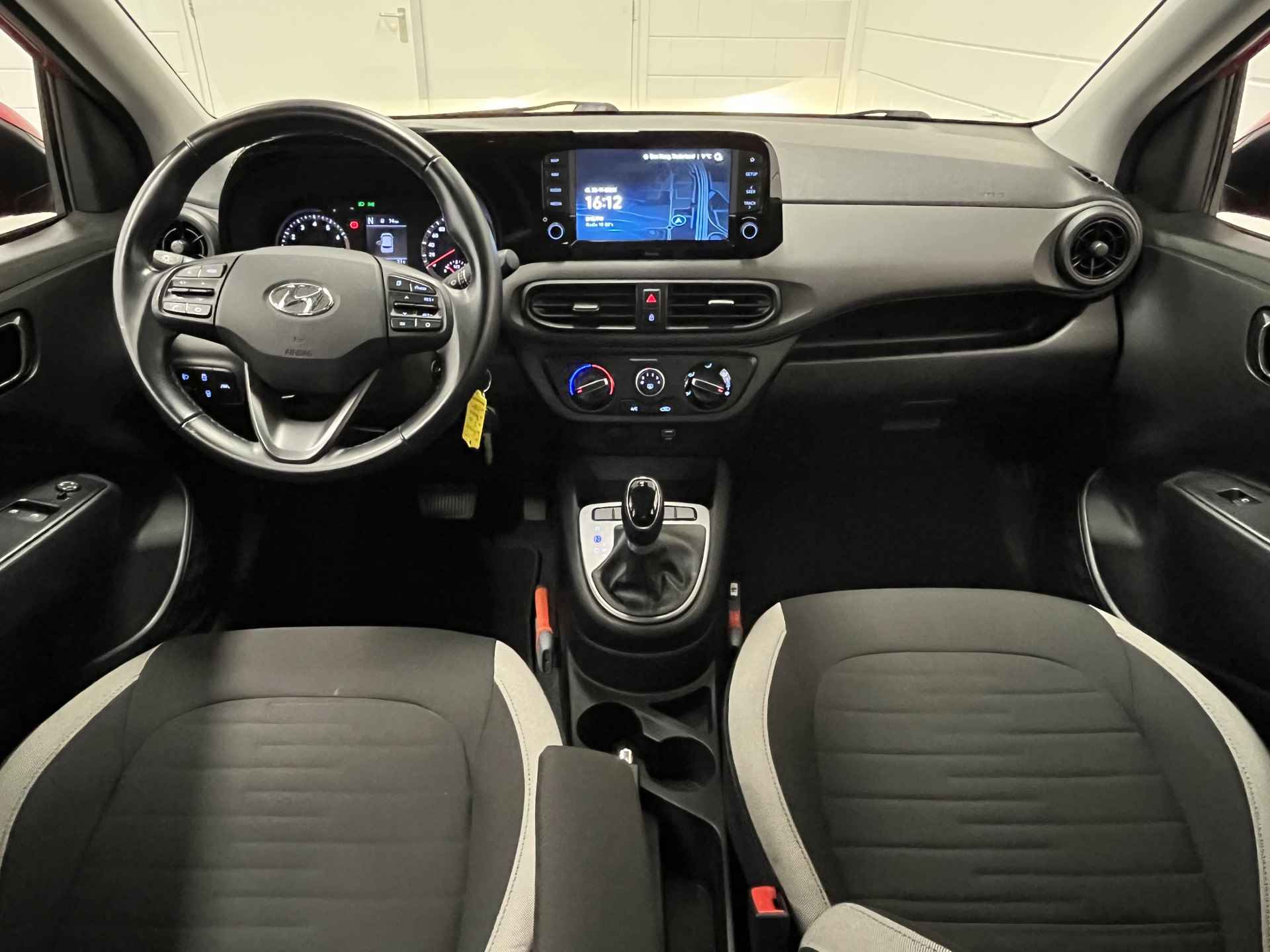 Hyundai i10 1.0 Comfort Smart 5-zits AUTOMAAT | NAVIGATIE | PARKEERCAMERA | KEURIGE AUTO! - 15/40