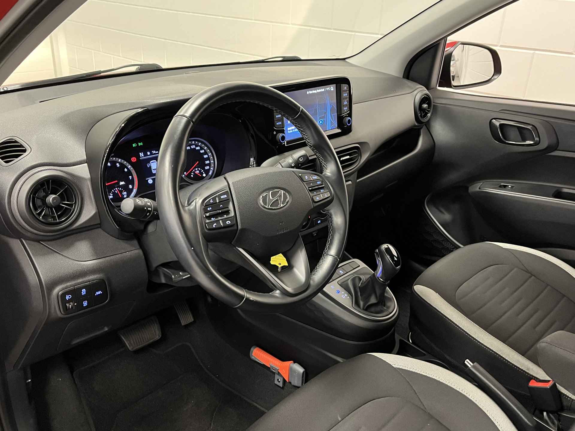 Hyundai i10 1.0 Comfort Smart 5-zits AUTOMAAT | NAVIGATIE | PARKEERCAMERA | KEURIGE AUTO! - 16/40