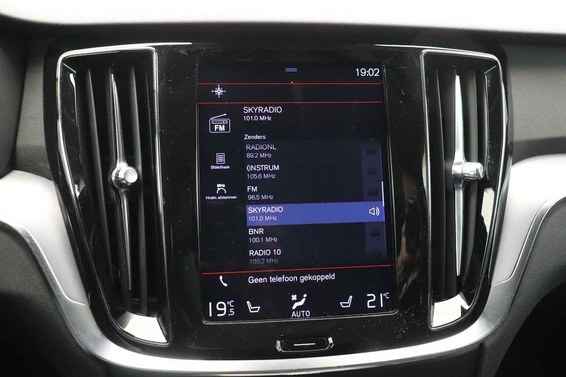 VOLVO V60 2.0 D3 Momentum Automaat - Carplay, Trekhaak - 19/31