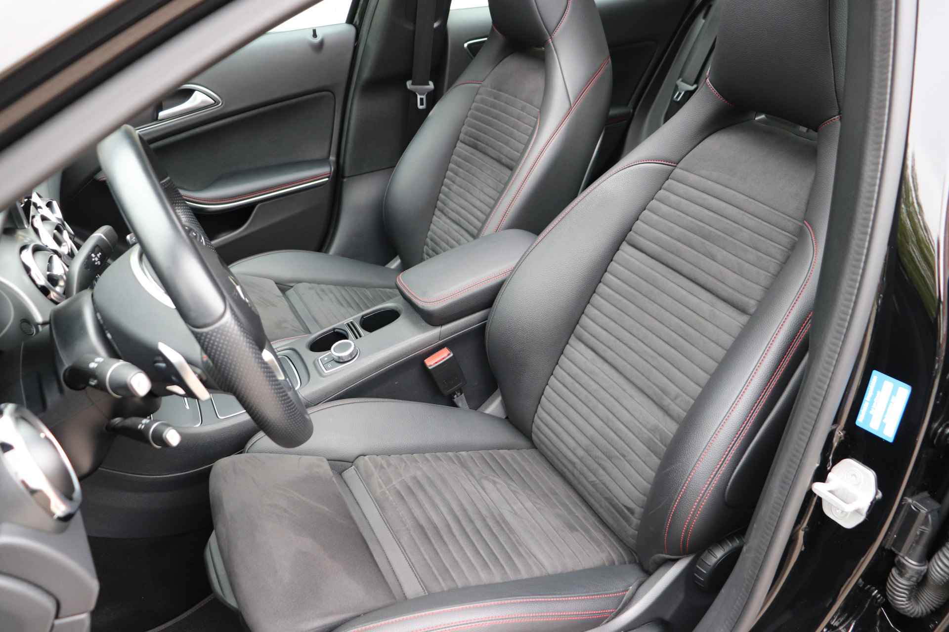 Mercedes-Benz GLA 200 Premium Plus. Panoramadak, AMG, led, navigatie. - 15/41