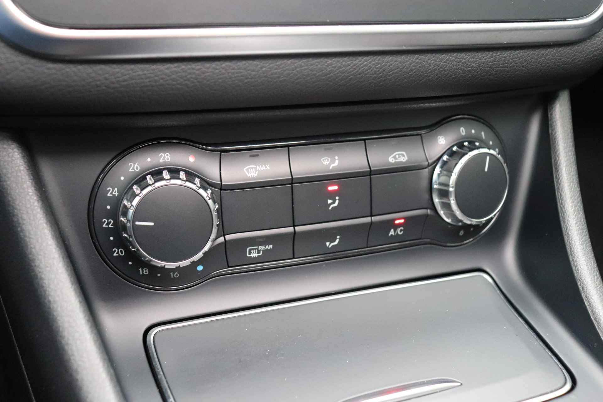 Mercedes-Benz GLA 200 Premium Plus. Panoramadak, AMG, led, navigatie. - 21/41