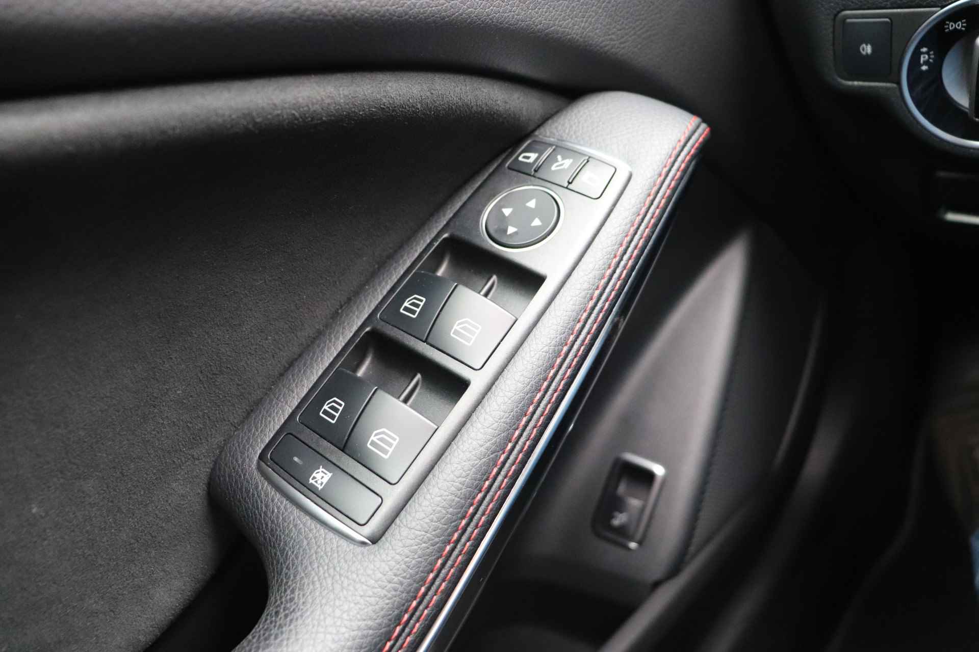 Mercedes-Benz GLA 200 Premium Plus. Panoramadak, AMG, led, navigatie. - 27/41