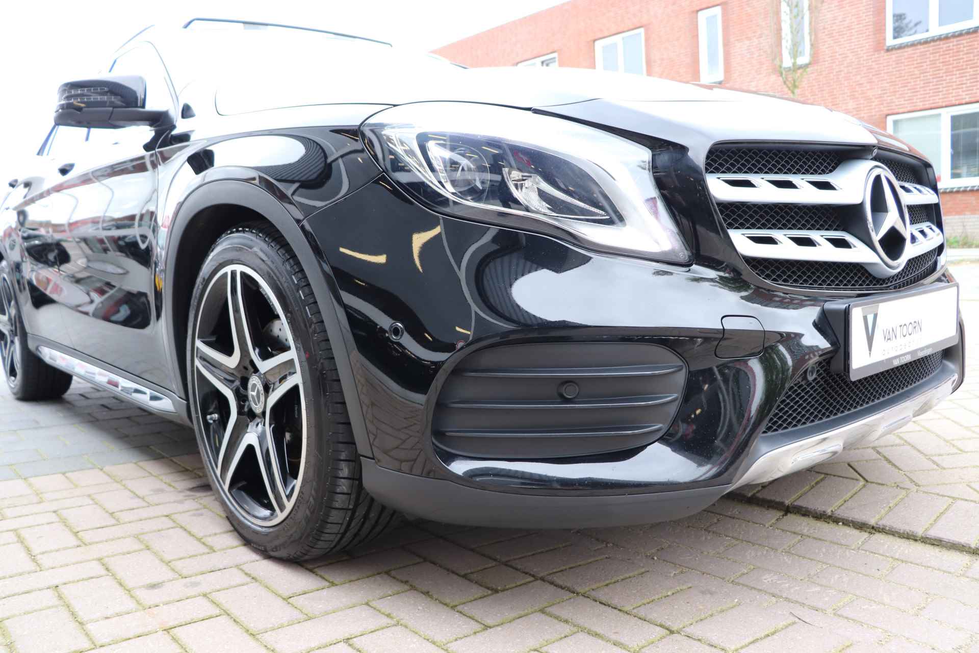 Mercedes-Benz GLA 200 Premium Plus. Panoramadak, AMG, led, navigatie. - 38/41