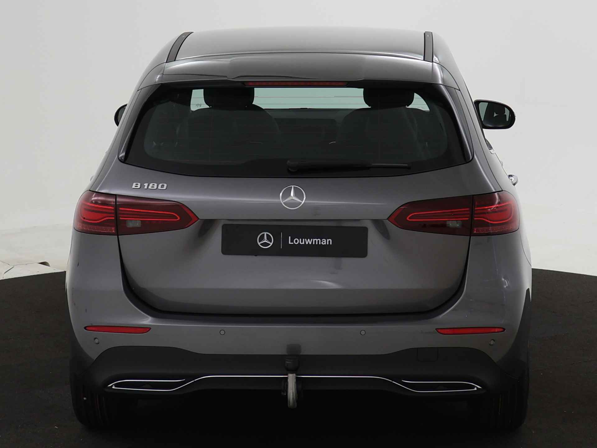 Mercedes-Benz B-Klasse 180 Star Edition | Trekhaak | Dodehoekassistent | USB-pakket plus | Parkeerpakket met achteruitrijcamera | Sfeerverlichting | Keyless-Go comfortpakket | Verwarmde stoelen vooraan | - 25/37