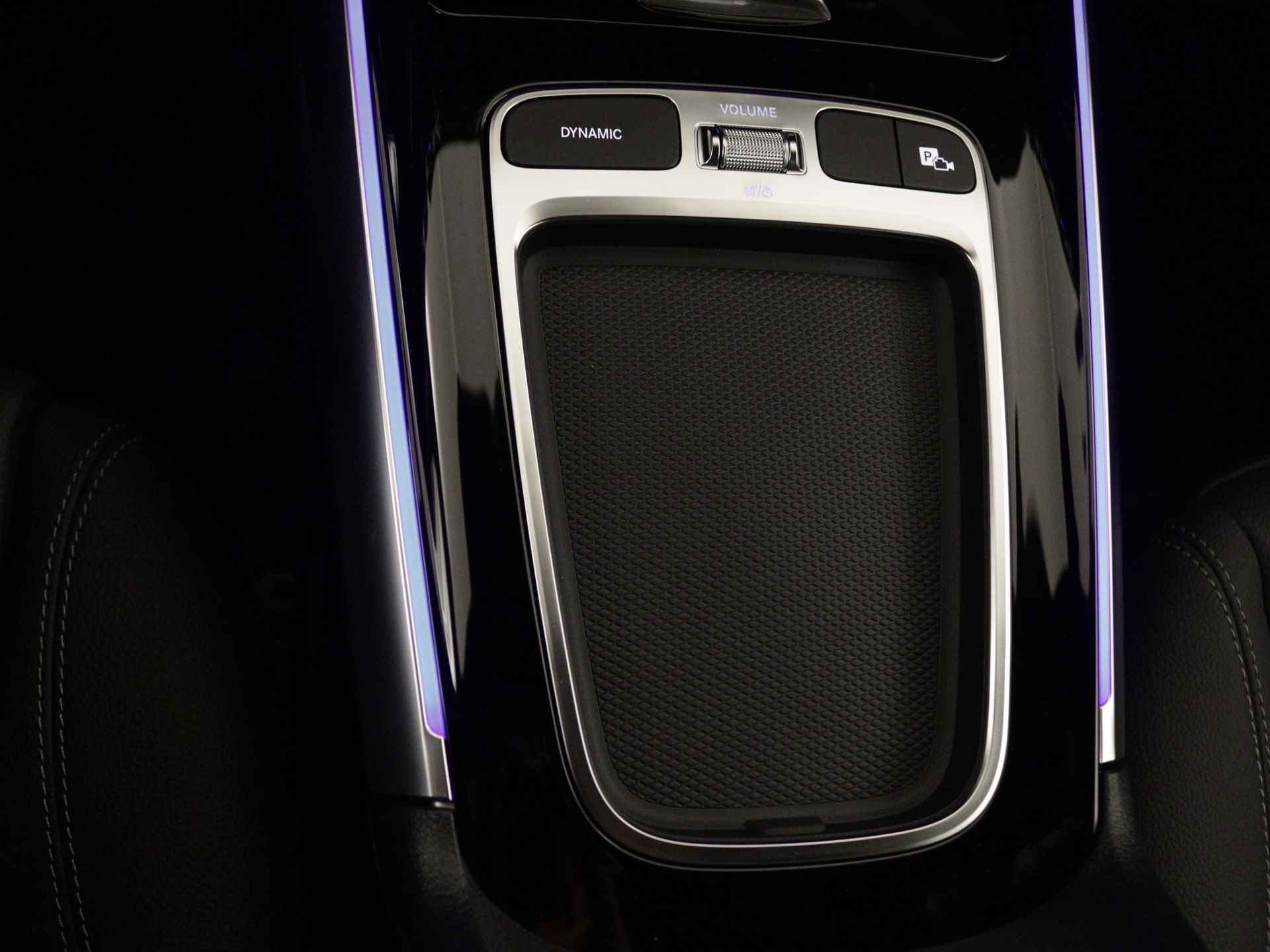 Mercedes-Benz B-Klasse 180 Star Edition | Trekhaak | Dodehoekassistent | USB-pakket plus | Parkeerpakket met achteruitrijcamera | Sfeerverlichting | Keyless-Go comfortpakket | Verwarmde stoelen vooraan | - 30/37