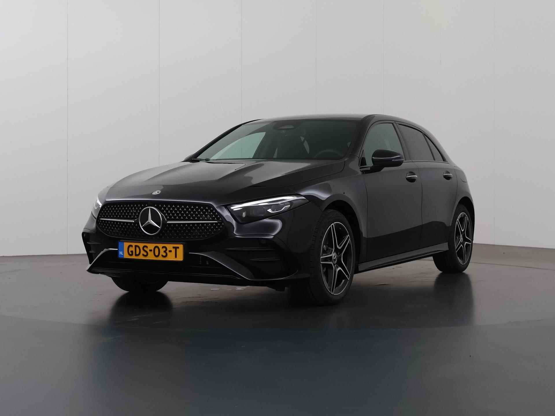 Mercedes-Benz A-klasse 250 e Star Edition AMG Line | Multi Beam LED | Wide Screen | Camera | Sportstoelen | Sfeerverlichting | 18" Lichtmetalen velgen | DAB | - 50/50