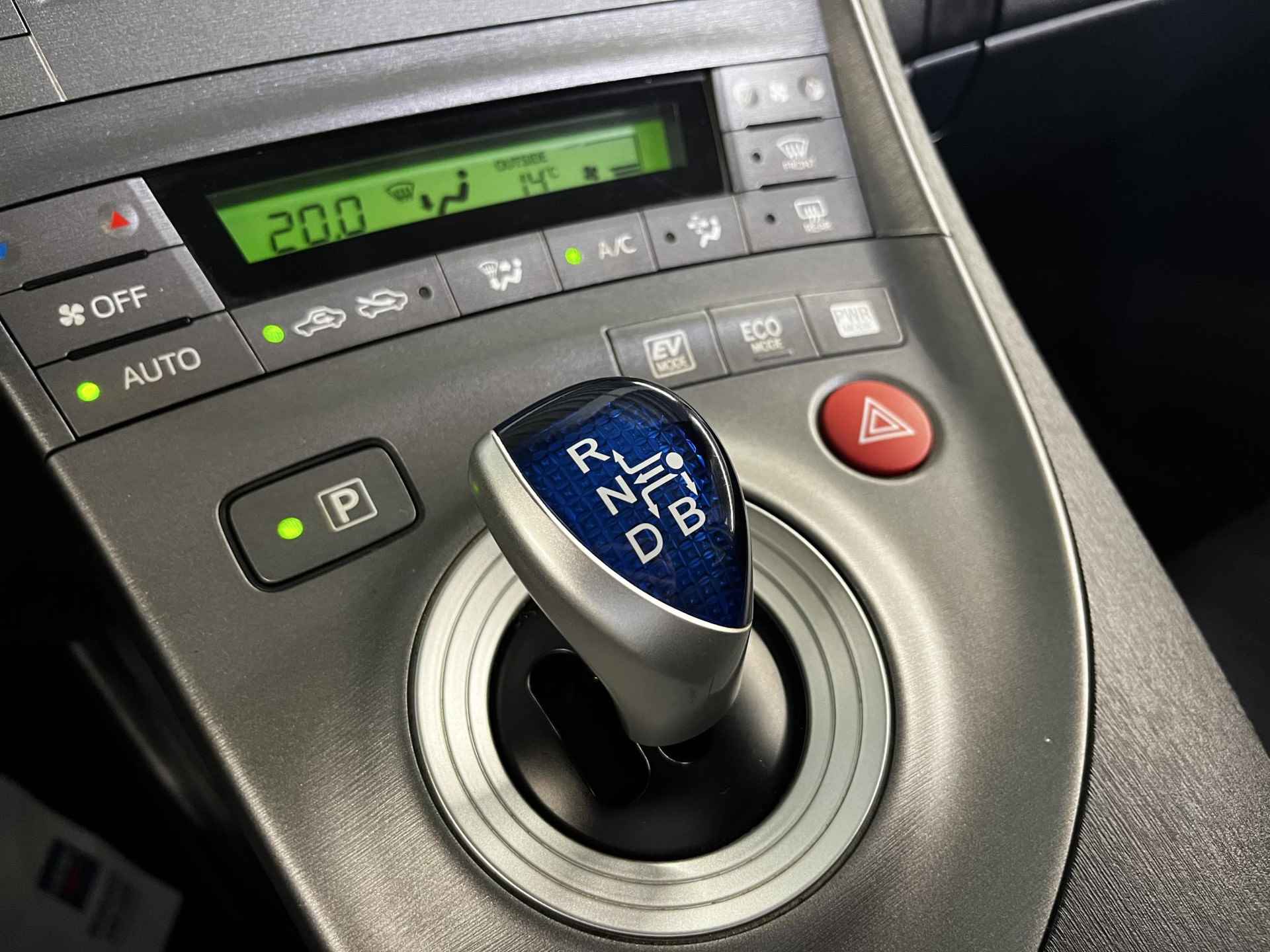 Toyota Prius 1.8 Business | Navigatie | Dealer onderhouden | - 17/34