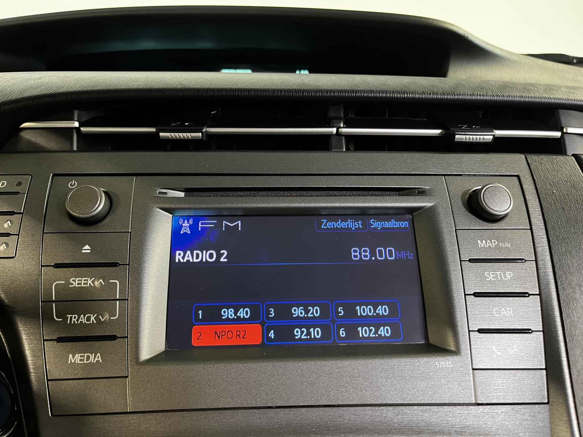 Toyota Prius 1.8 Business | Navigatie | Dealer onderhouden | - 23/34