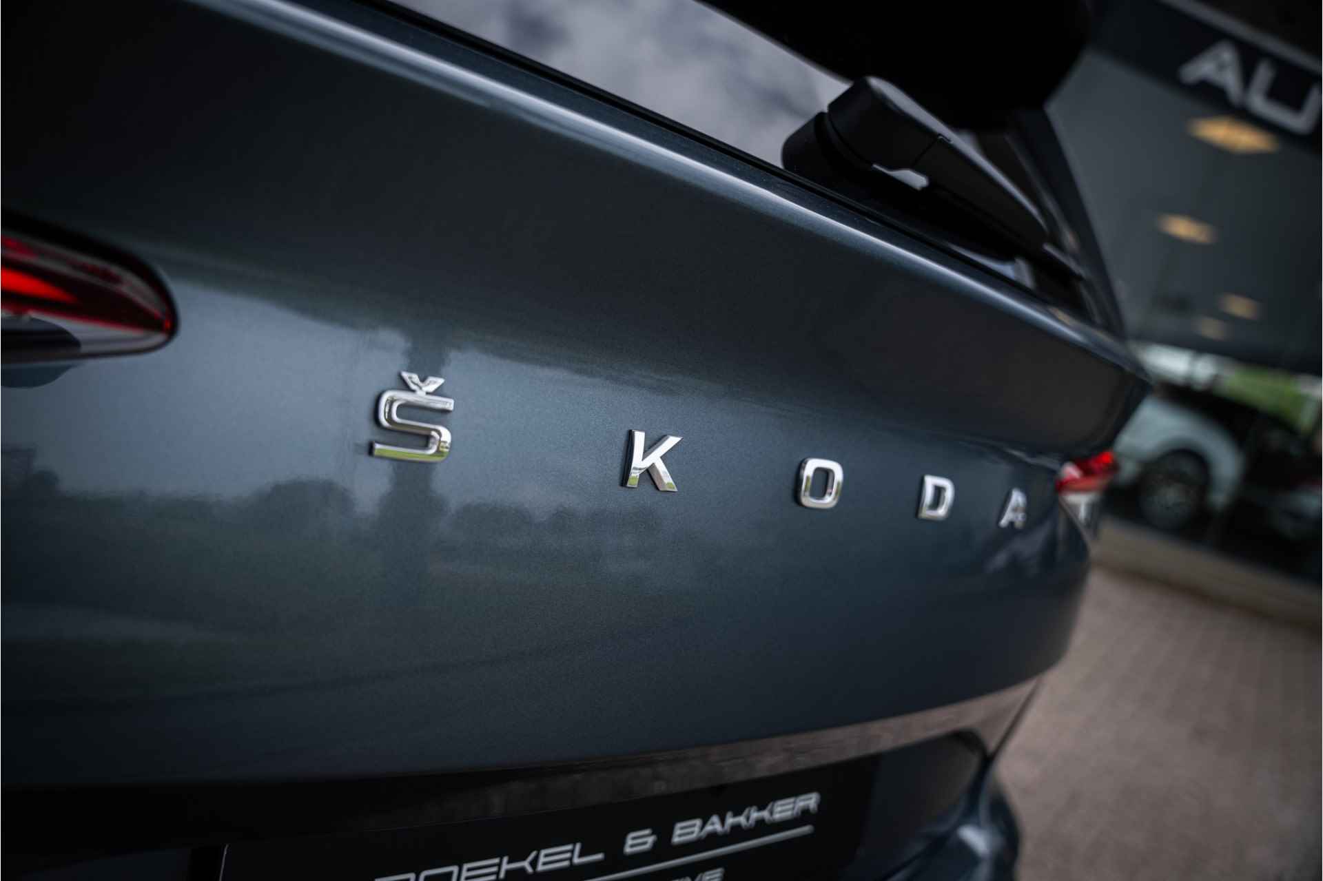 Škoda Enyaq iV 60 - Panodak - 100kW lader - Sport - Family - Comfort - NP50k 12% bijtelling tot 08-2026!! Bereik 404km WLTP - 22/71
