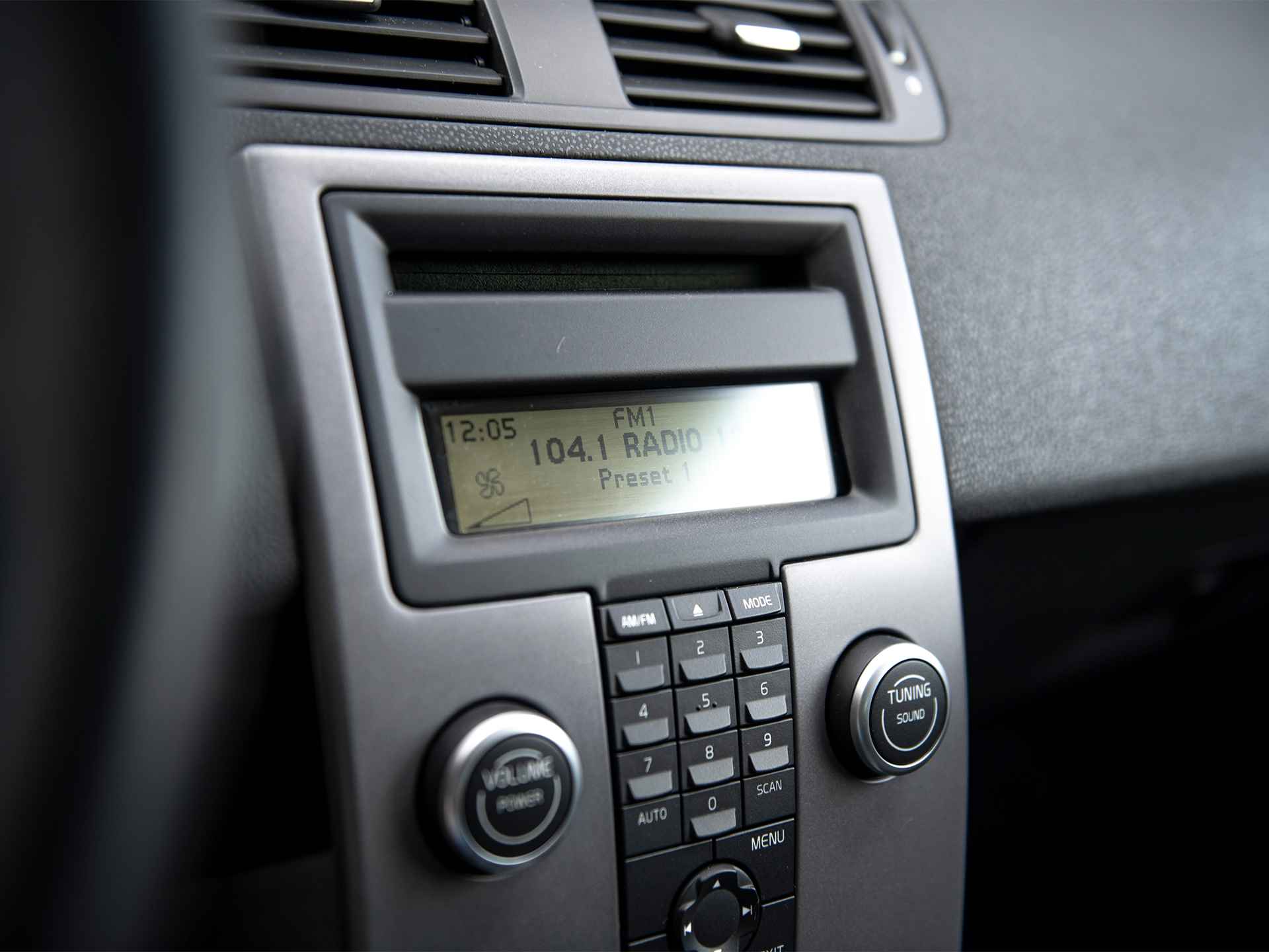 Volvo C30 1.8 Kinetic | Climate Control | Lichtmetalen velgen | Parkeersensoren | Cruise Control | Trekhaak | Bluetooth carkit | Stuurwielbediening - 15/36