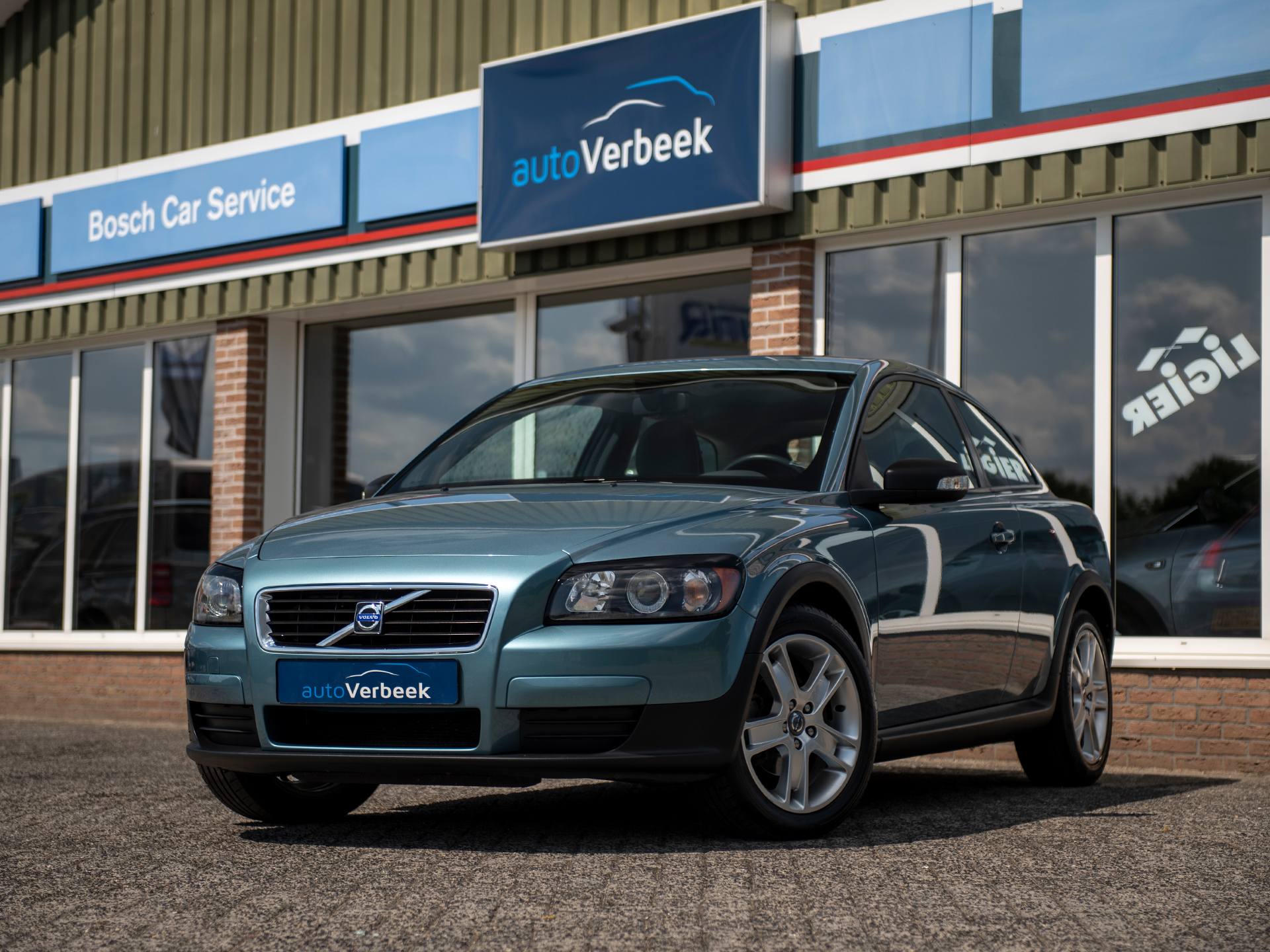 Volvo C30 1.8 Kinetic | Climate Control | Lichtmetalen velgen | Parkeersensoren | Cruise Control | Trekhaak | Bluetooth carkit | Stuurwielbediening bij viaBOVAG.nl