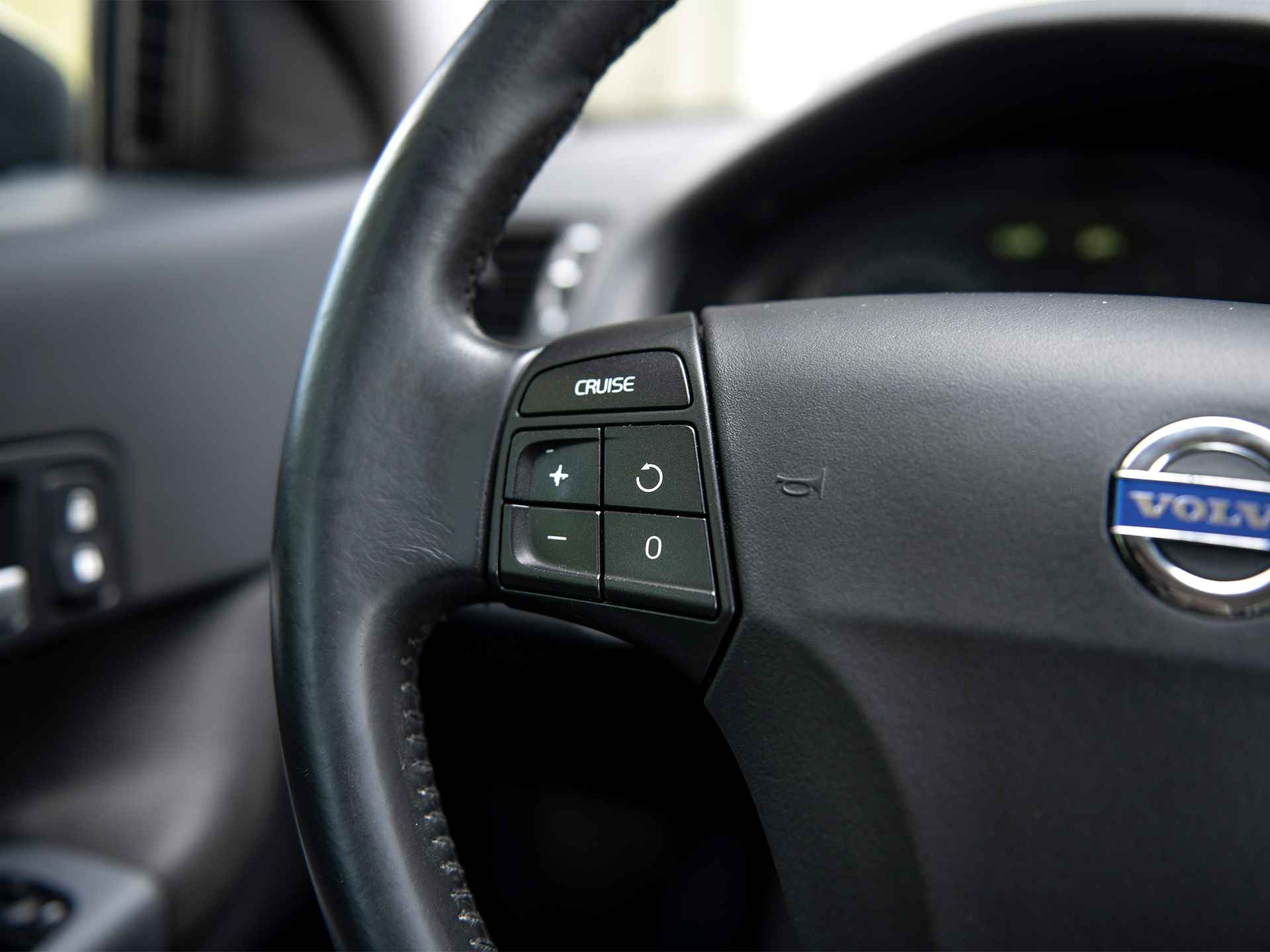 Volvo C30 1.8 Kinetic | Climate Control | Lichtmetalen velgen | Parkeersensoren | Cruise Control | Trekhaak | Bluetooth carkit | Stuurwielbediening - 7/36