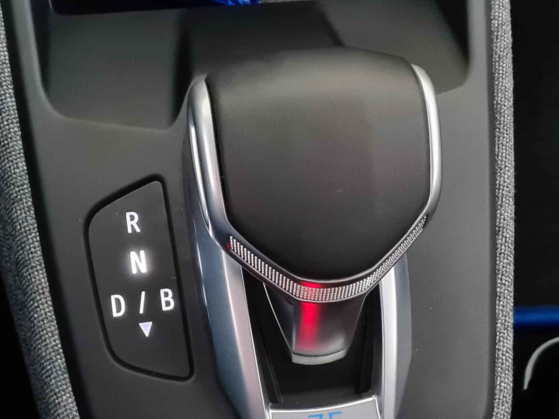 Renault ZOE R135 Intens 52 kWh AUTOMAAT | NAVIGATIE | ACHTERUITRIJCAMERA | PARKERSENSOREN VOOR-EN ACHTER | BLIS-SYSTEEM | CLIMATE CONTROL - 26/28
