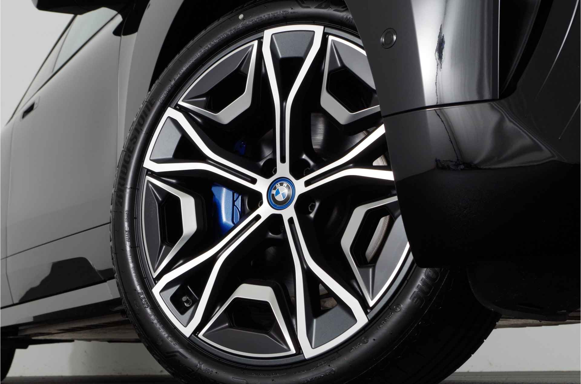 BMW iX xDrive40 77 kWh > 22 kW Boordlader!/Sportpakket/laser LED/360ºcamera/22inch/Aerodynamica - 6/70