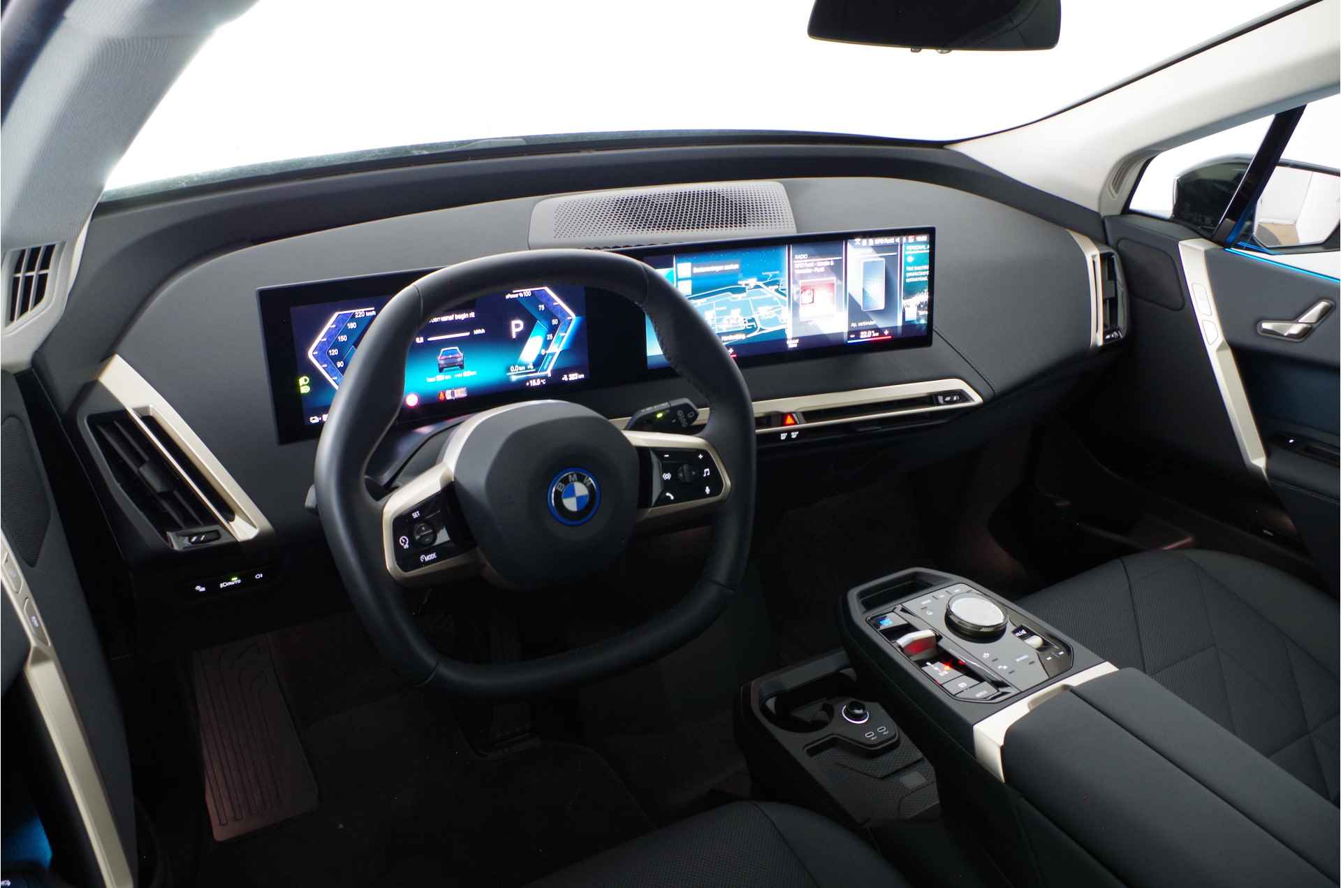 BMW iX xDrive40 77 kWh > 22 kW Boordlader!/Sportpakket/laser LED/360ºcamera/22inch/Aerodynamica - 7/70