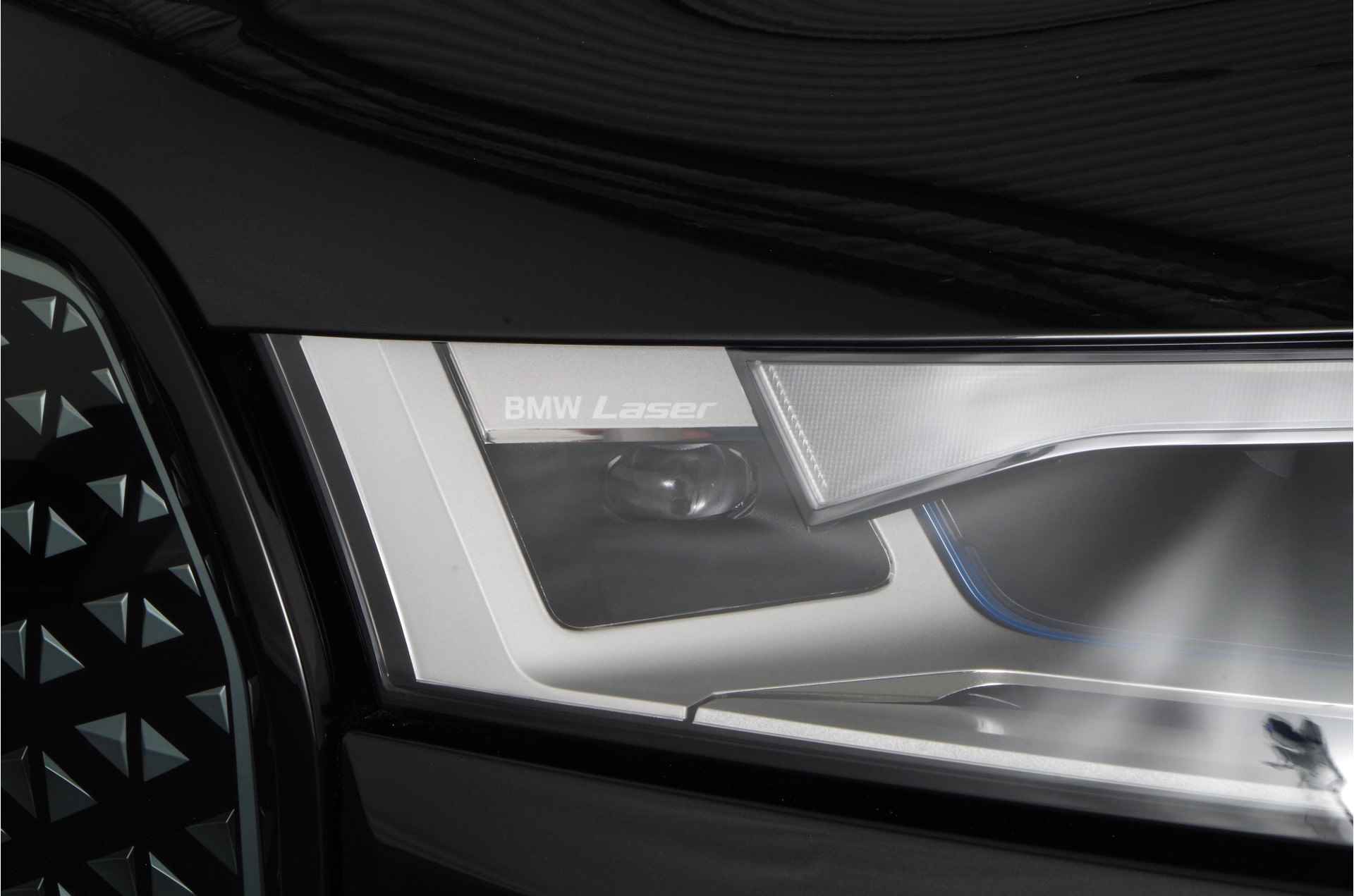 BMW iX xDrive40 77 kWh > 22 kW Boordlader!/Sportpakket/laser LED/360ºcamera/22inch/Aerodynamica - 12/70