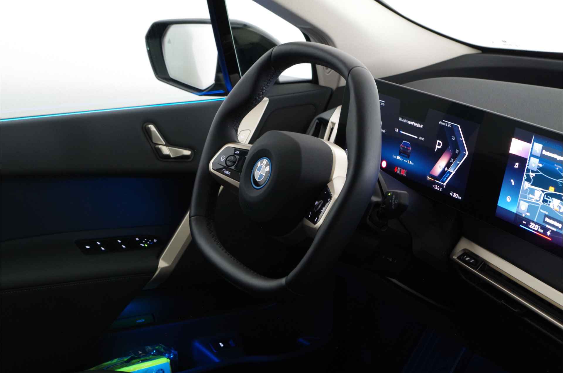 BMW iX xDrive40 77 kWh > 22 kW Boordlader!/Sportpakket/laser LED/360ºcamera/22inch/Aerodynamica - 22/70