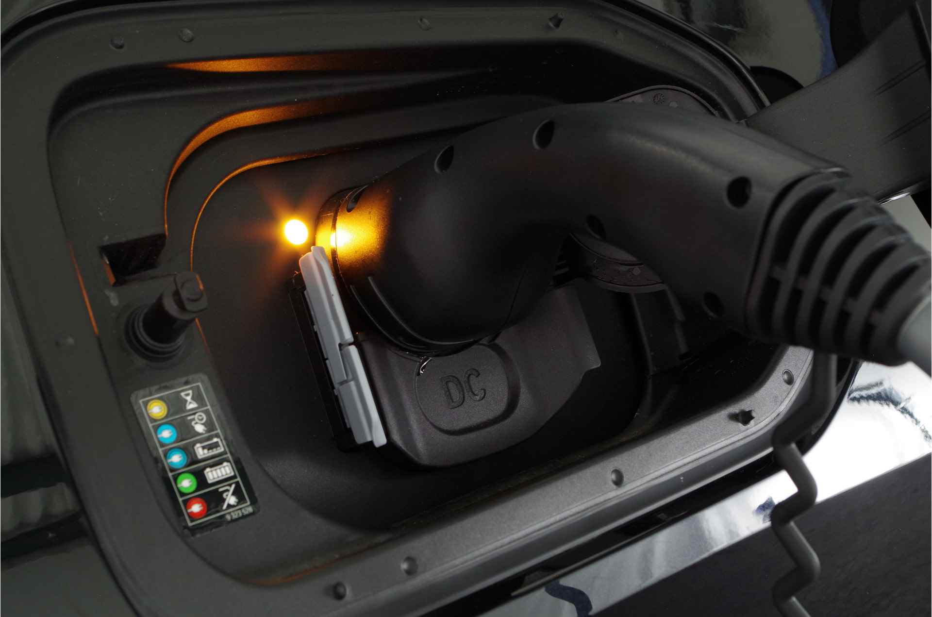 BMW iX xDrive40 77 kWh > 22 kW Boordlader!/Sportpakket/laser LED/360ºcamera/22inch/Aerodynamica - 26/70