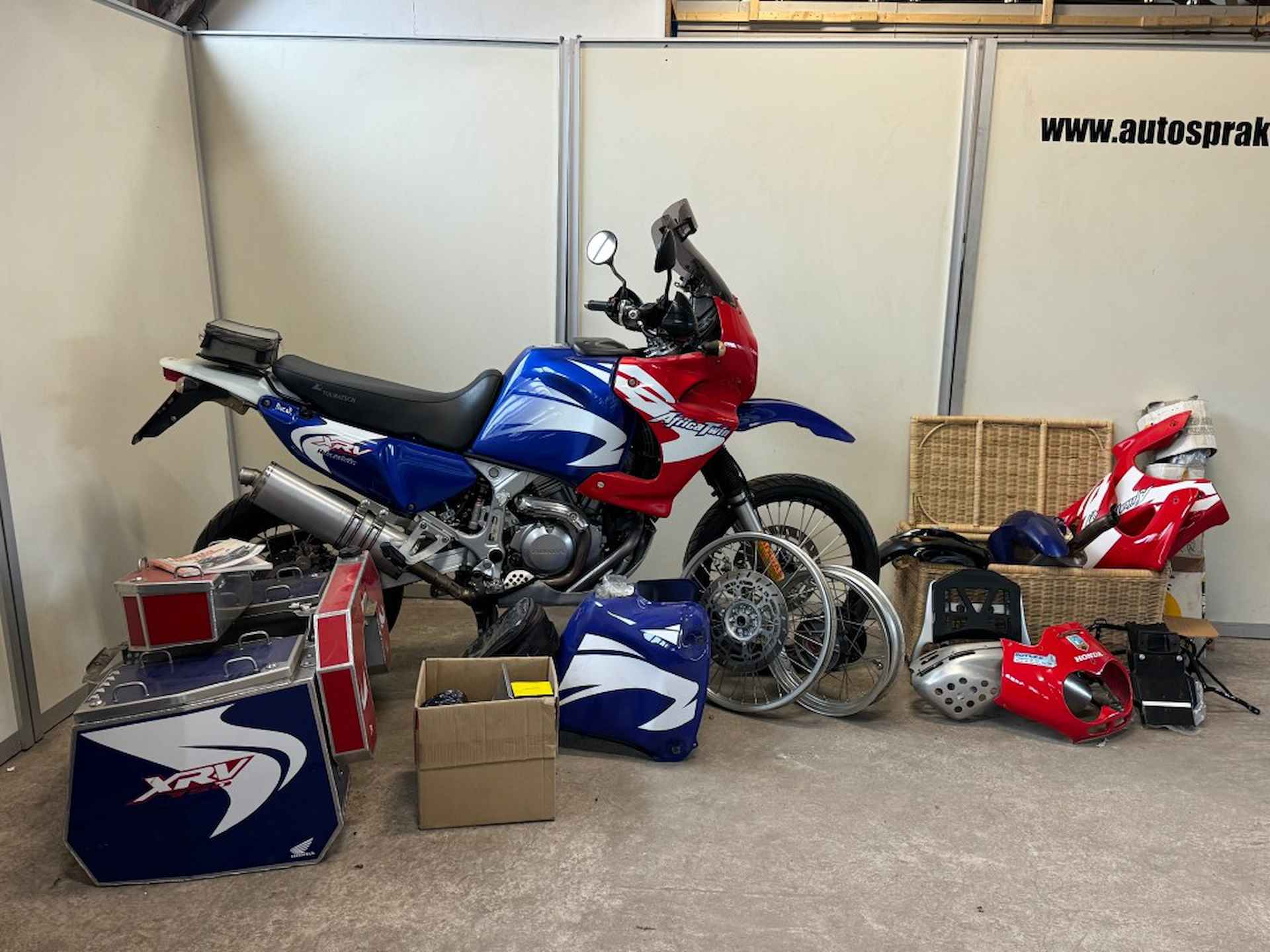 HONDA Xrv 750 Africa Twin Rd07 Collectors Item - 15/23