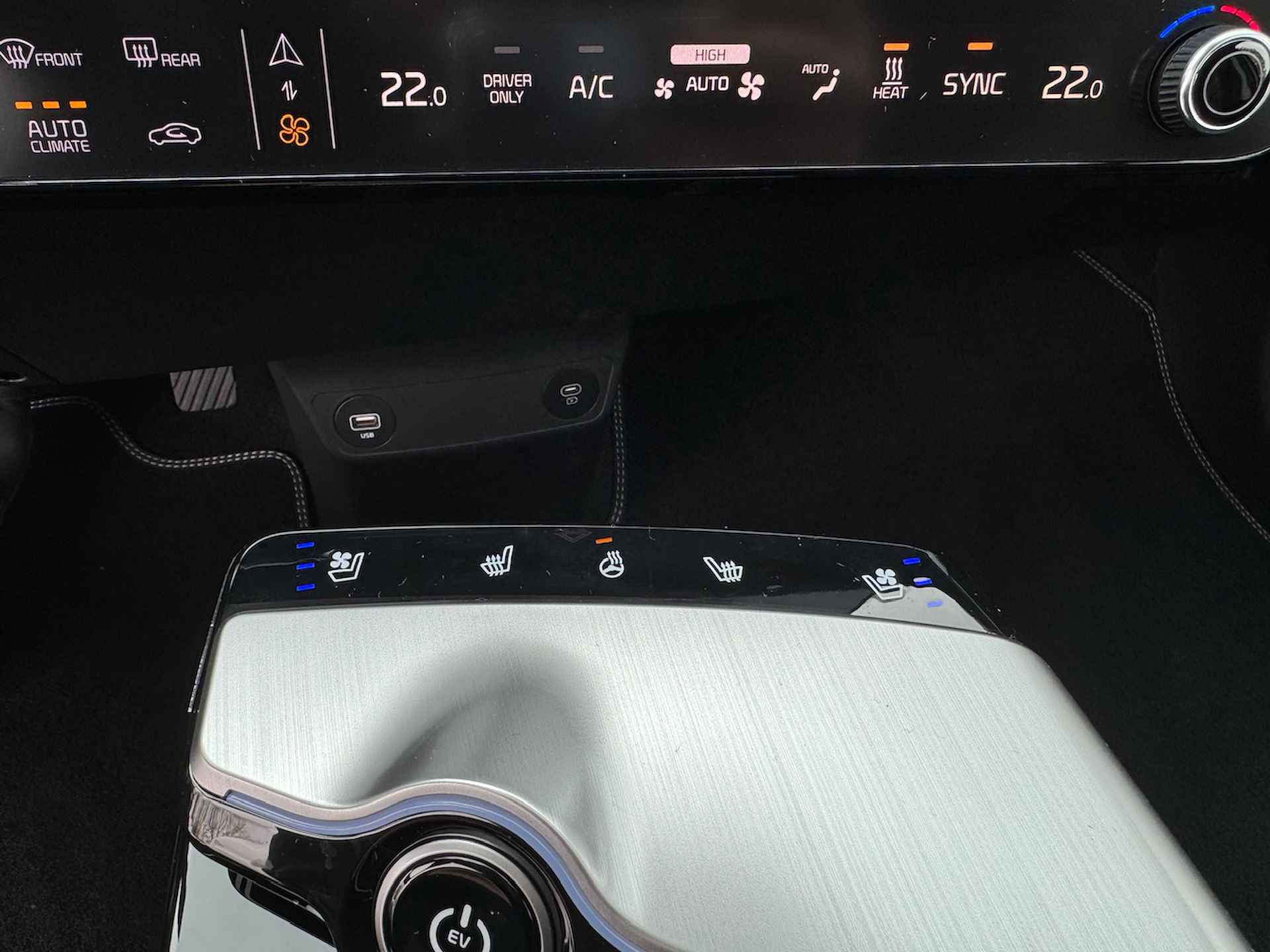 Kia Ev6 77,4kWh 229pk RWD Plus | Navigatie | Camera | CarPlay | Stoel  Verwarming & Ventilatie | Sensoren | Direct Leverbaar! | - 26/40