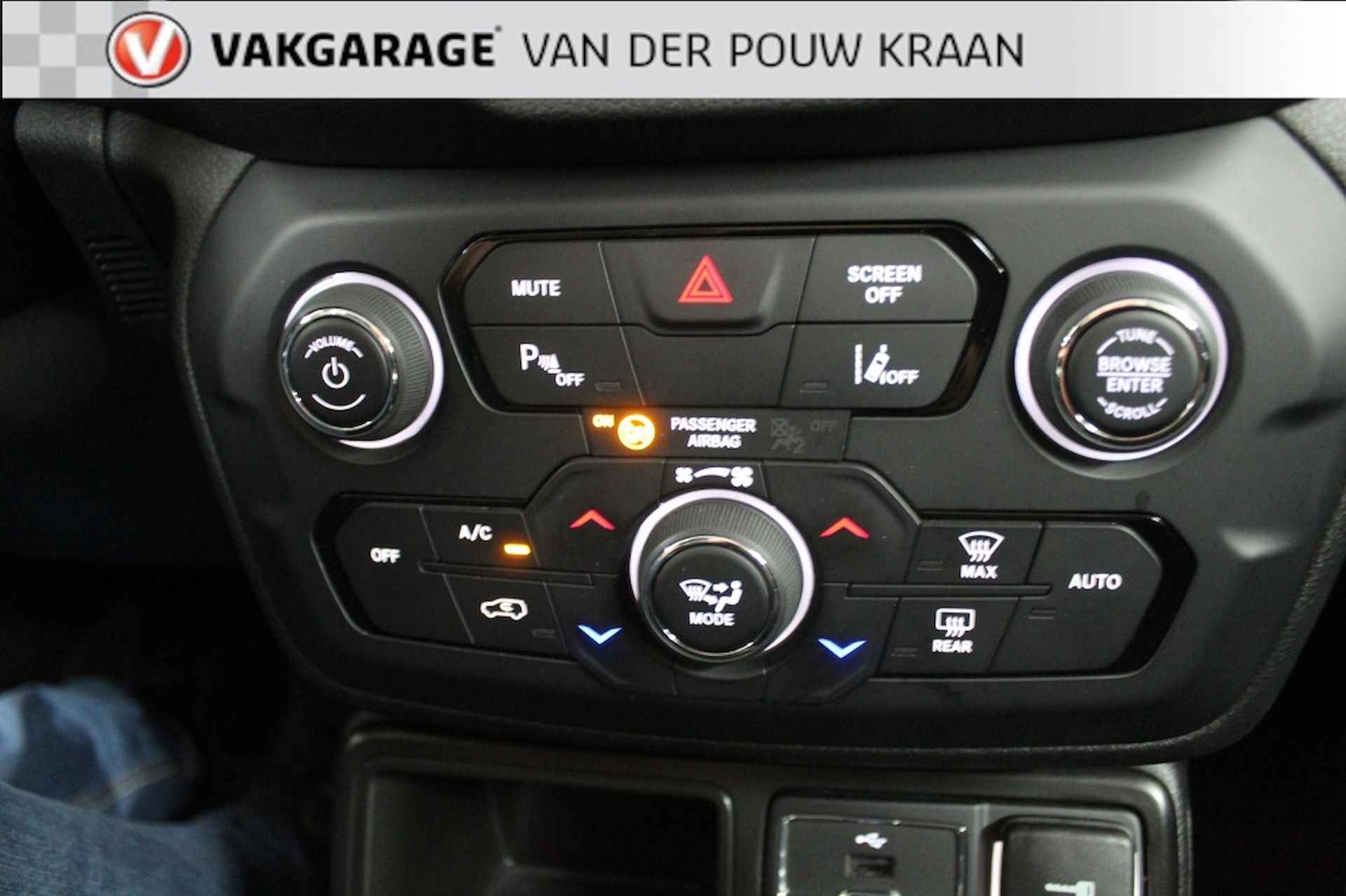 Jeep Renegade 1.0T Night Eagle Climate / Cruise Control / 18" LM velgen - 26/44