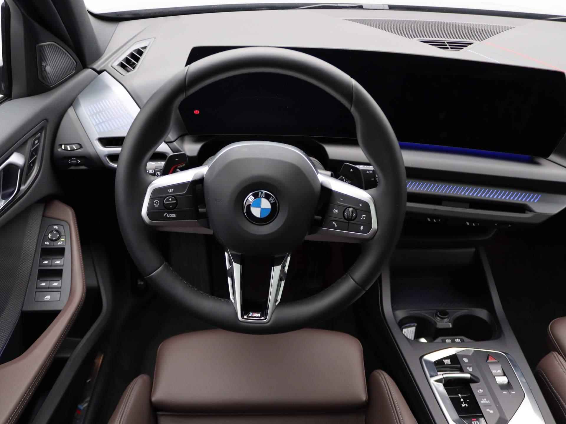 BMW 1 Serie 120 M Sportpakket Pro | Premium Pack | 	Comfort Access | Harman Kardon  | 18'' - 26/30