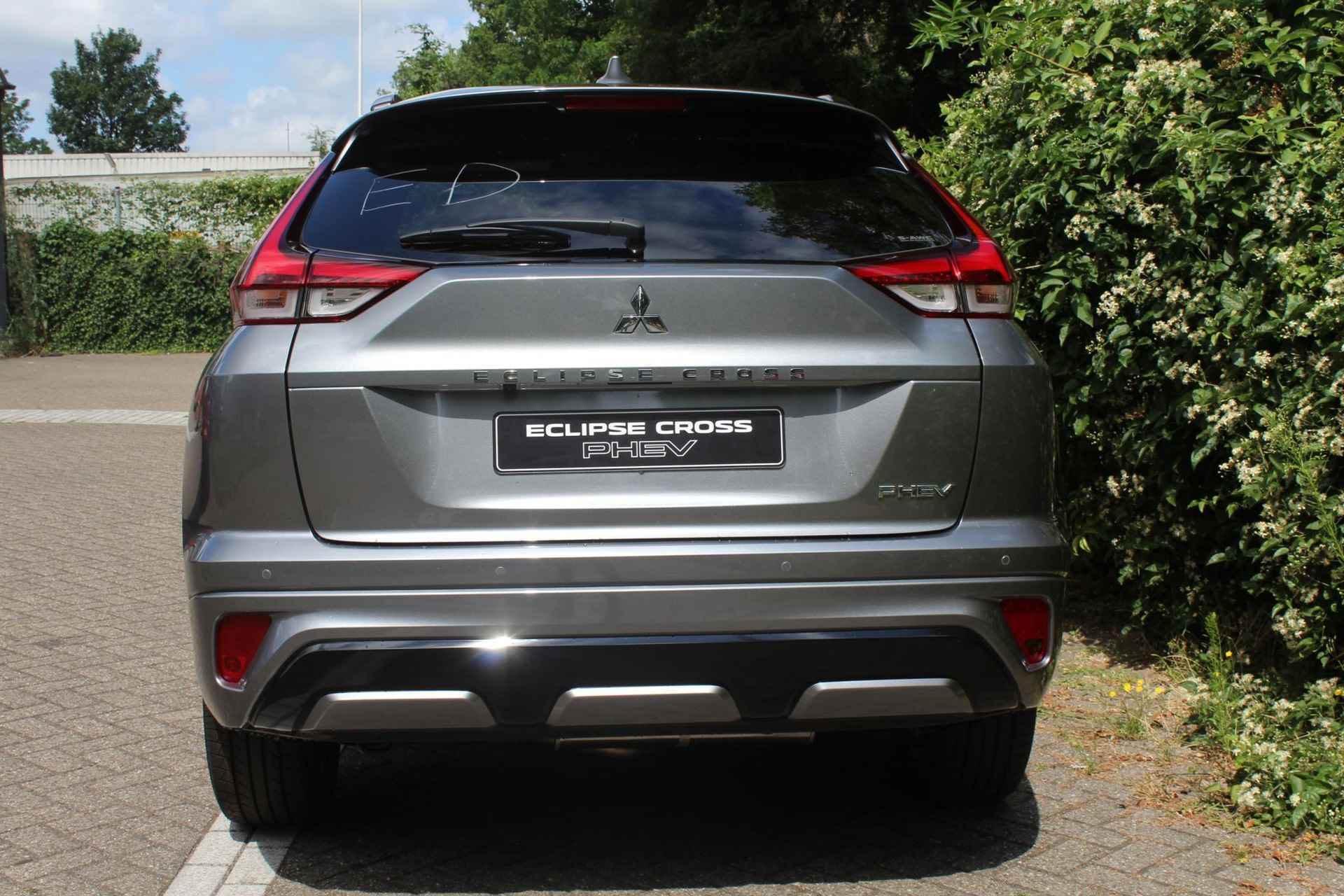 Mitsubishi Eclipse Cross 2.4 PHEV Executive | € 8000 ,- VOORRAAD KORTING | op = op  AUTOMAAT | 4X4 | BLINDSPOT | 360 GRADEN CAMERA | LEER/ALCANTARA | STOEL & STUUR VERWARMING | - 3/25