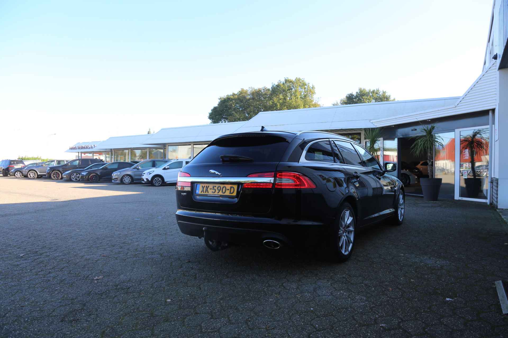 Jaguar XF Sportbrake 2.2D S 200PK Aut.*Perfect Onderh.*Trekhaak/Leder/Stoelverw./LED/Camera/Elek. Klep/Navi/Dodehoek/Parkeersens.V+A/18 in - 4/49