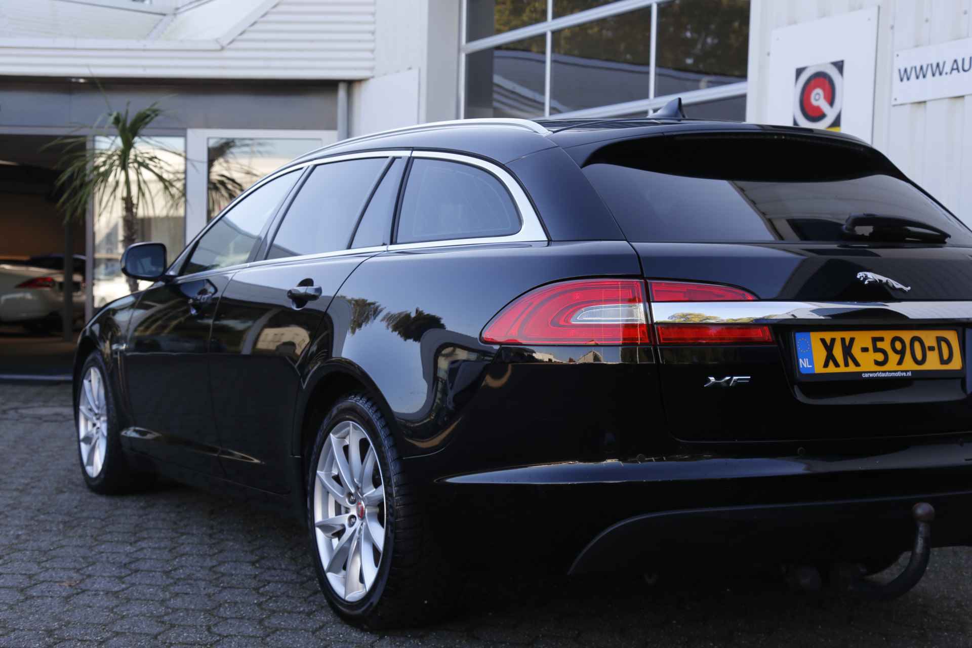 Jaguar XF Sportbrake 2.2D S 200PK Aut.*Perfect Onderh.*Trekhaak/Leder/Stoelverw./LED/Camera/Elek. Klep/Navi/Dodehoek/Parkeersens.V+A/18 in - 22/49