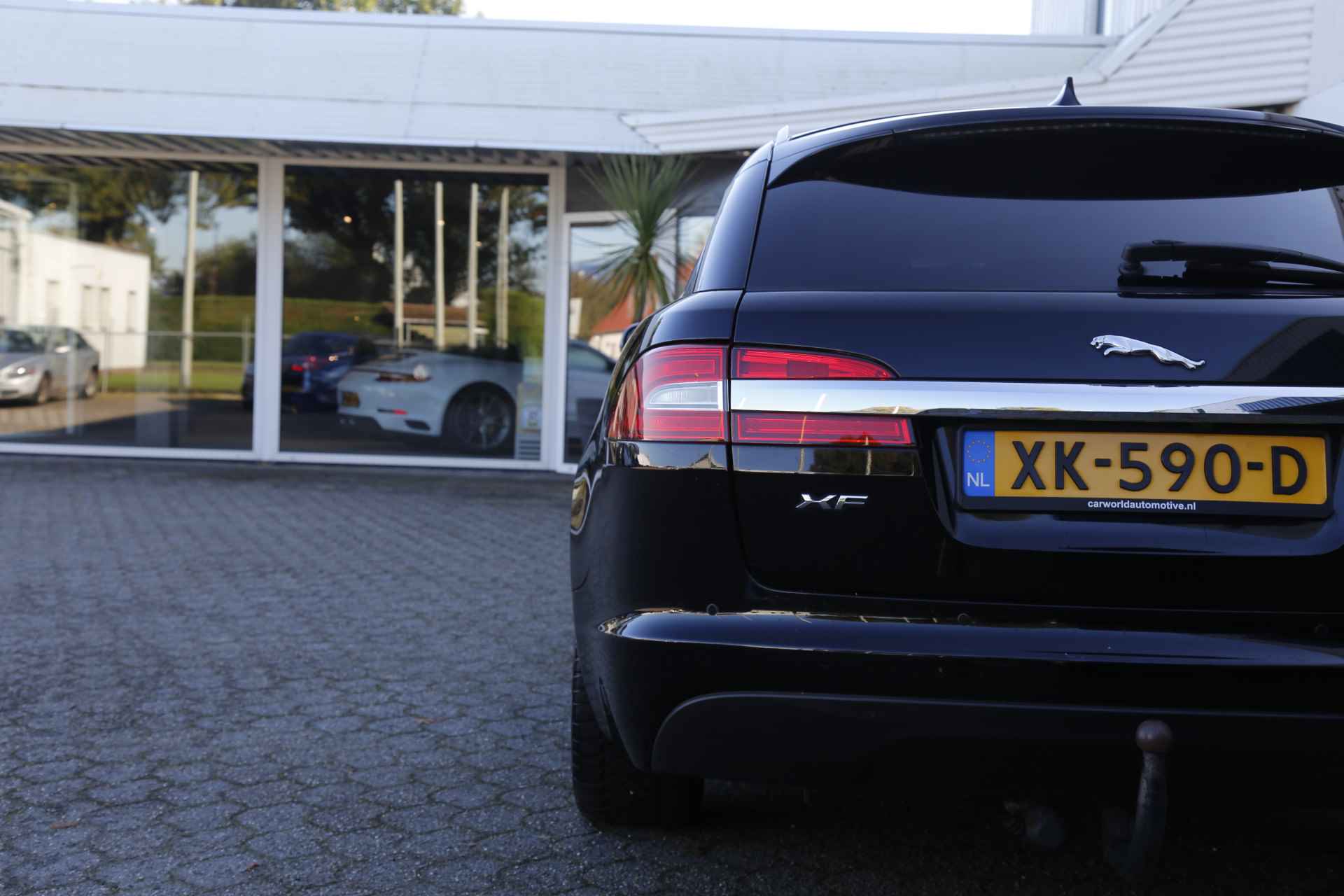 Jaguar XF Sportbrake 2.2D S 200PK Aut.*Perfect Onderh.*Trekhaak/Leder/Stoelverw./LED/Camera/Elek. Klep/Navi/Dodehoek/Parkeersens.V+A/18 in - 23/49