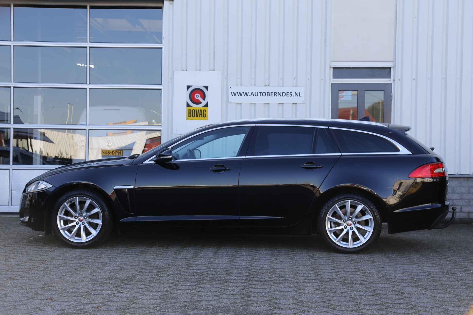 Jaguar XF Sportbrake 2.2D S 200PK Aut.*Perfect Onderh.*Trekhaak/Leder/Stoelverw./LED/Camera/Elek. Klep/Navi/Dodehoek/Parkeersens.V+A/18 in - 34/49