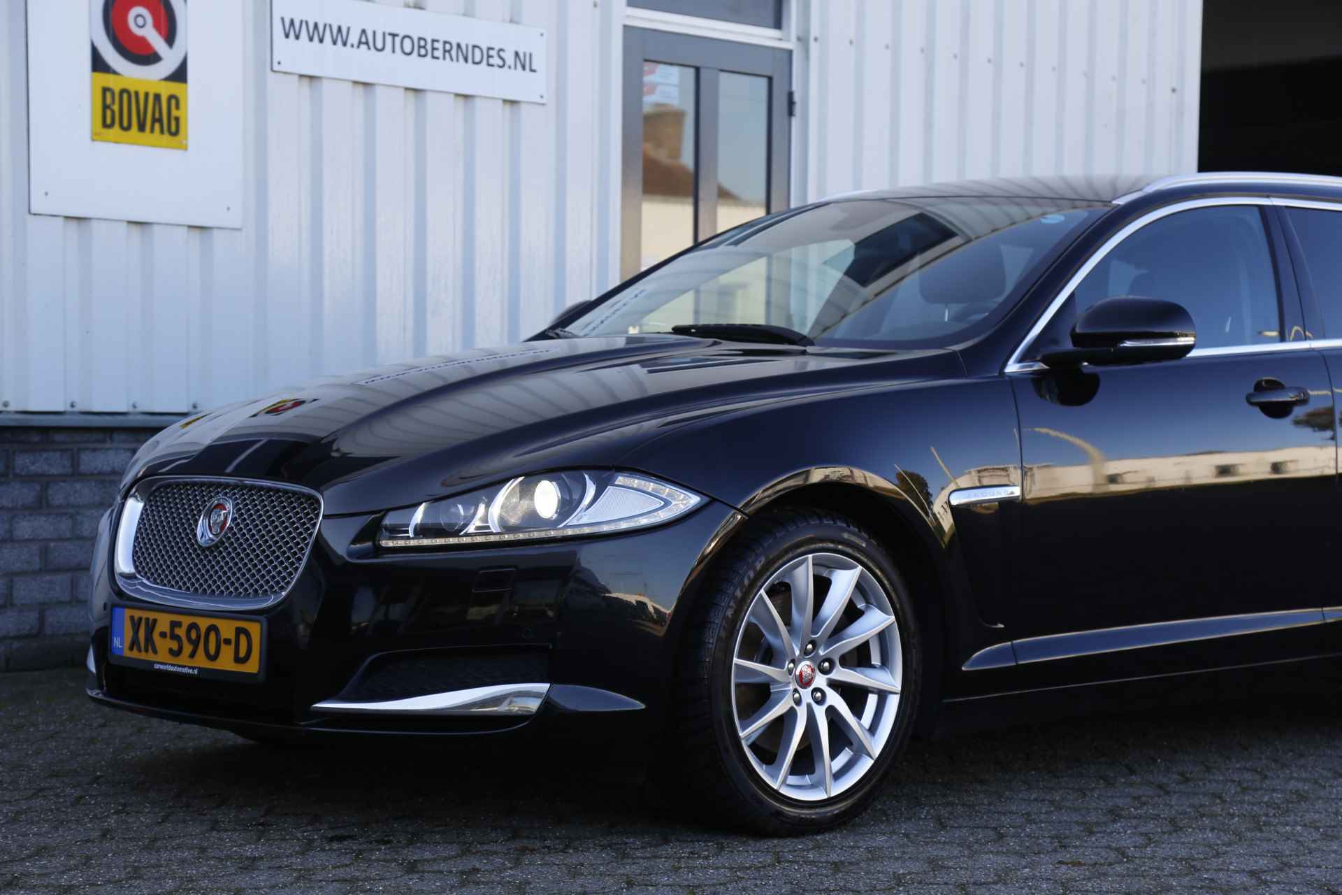 Jaguar XF Sportbrake 2.2D S 200PK Aut.*Perfect Onderh.*Trekhaak/Leder/Stoelverw./LED/Camera/Elek. Klep/Navi/Dodehoek/Parkeersens.V+A/18 in - 37/49