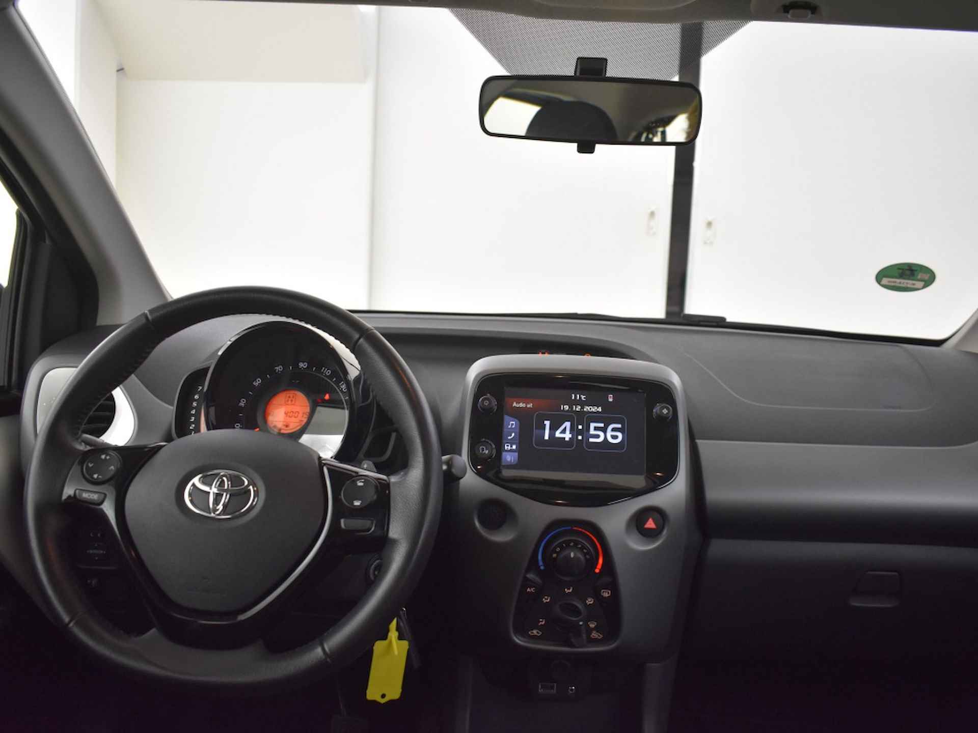 Toyota Aygo 1.0 VVT-i x-play Automaat | Camera - 4/25