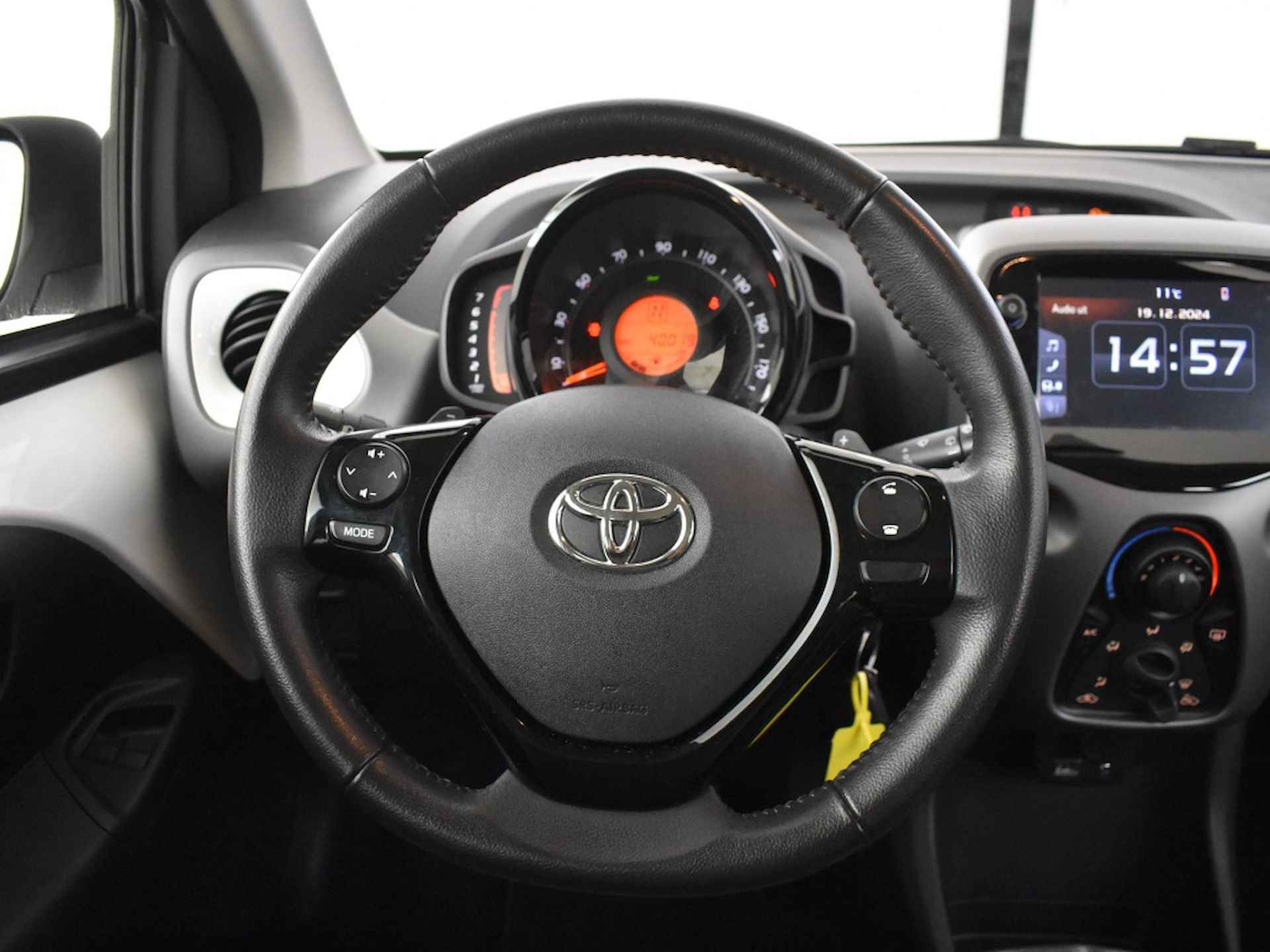 Toyota Aygo 1.0 VVT-i x-play Automaat | Camera - 15/25