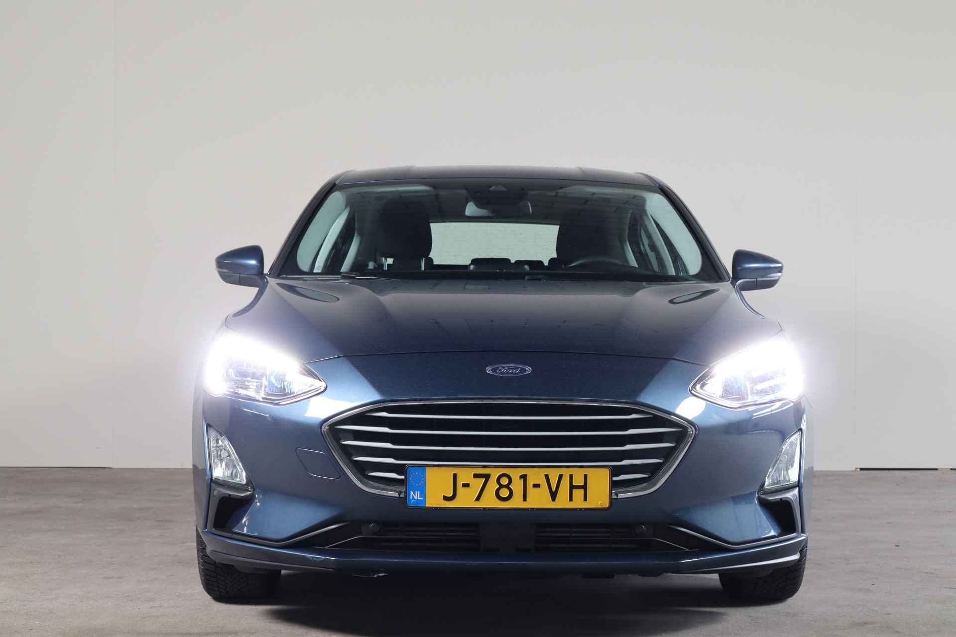 Ford Focus 1.0 EcoBoost Hybrid Trend Edition Business NL-Auto!! Carplay I Camera -- A.S. ZONDAG OPEN VAN 11.00 T/M 15.30 -- - 4/32