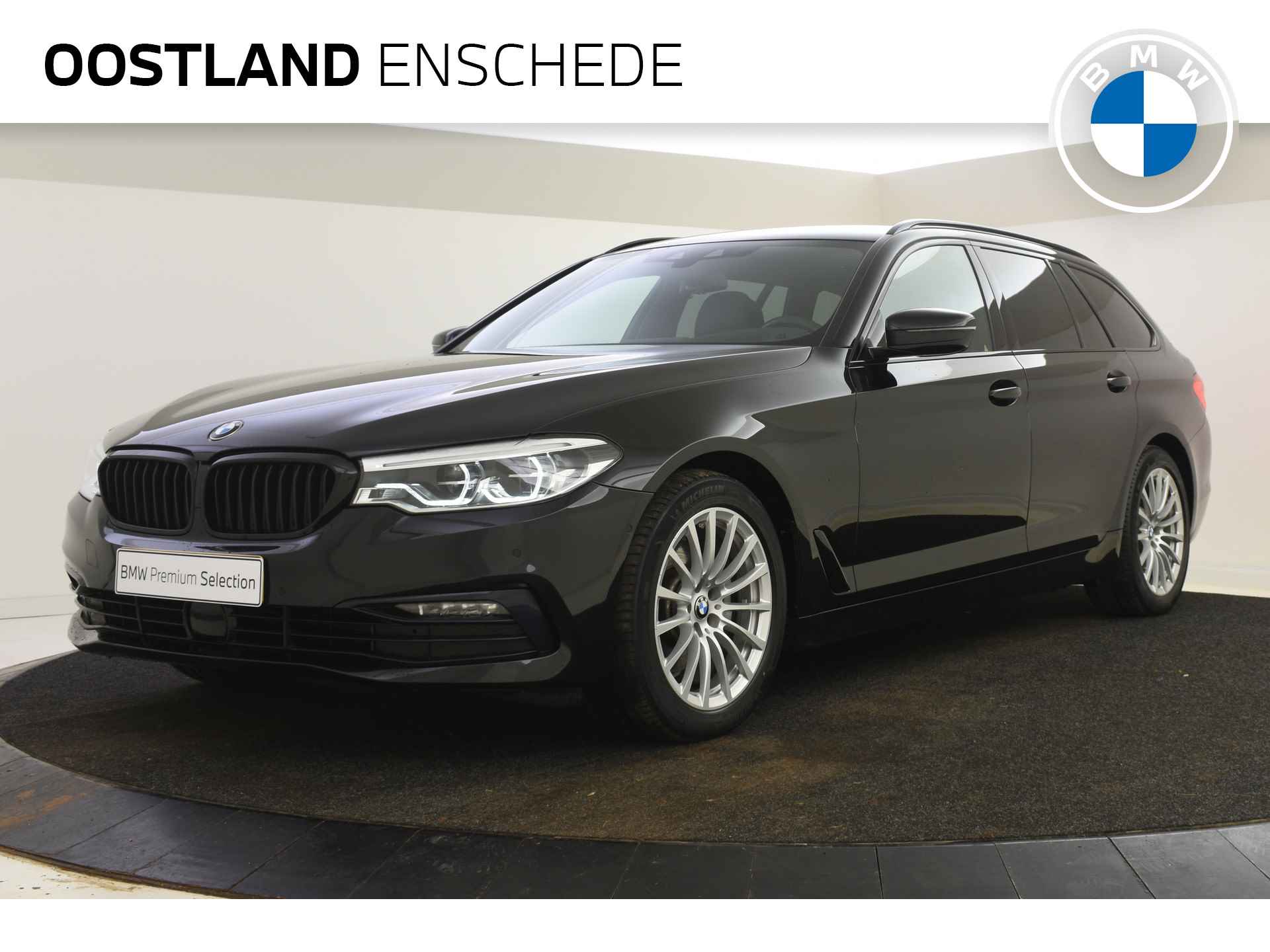 BMW 5 Serie Touring 520i High Executive Sport Line Shadow Line / Adaptieve LED / Active Cruise Control / Stoelventilatie / Head-Up / Parking Assistant / Navigatie Professional - 1/41