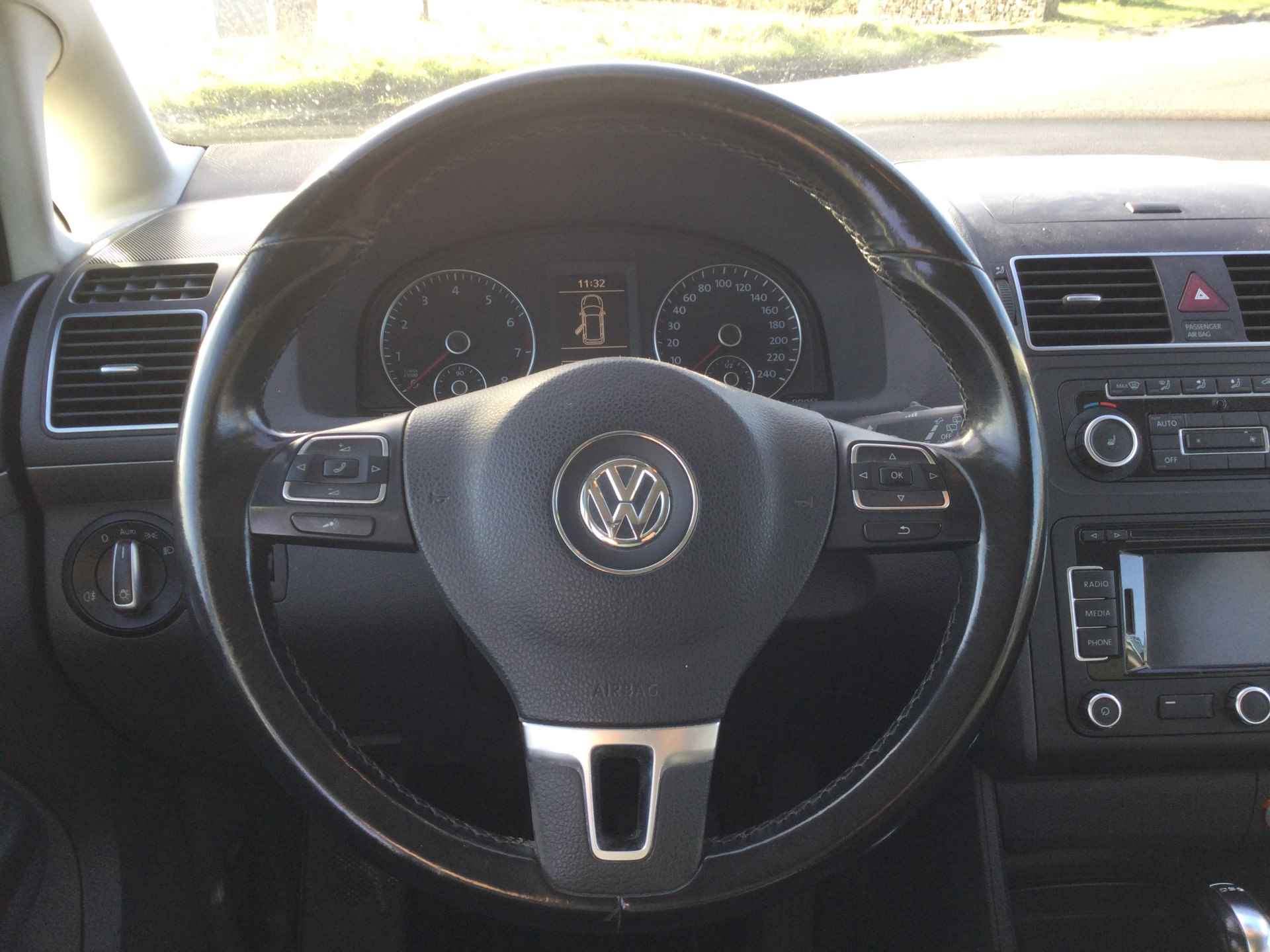 Volkswagen Touran 1.4 TSI Highline Bj2012 automaat/141000km/nw distributieketting+bak revisie gehad - 12/21