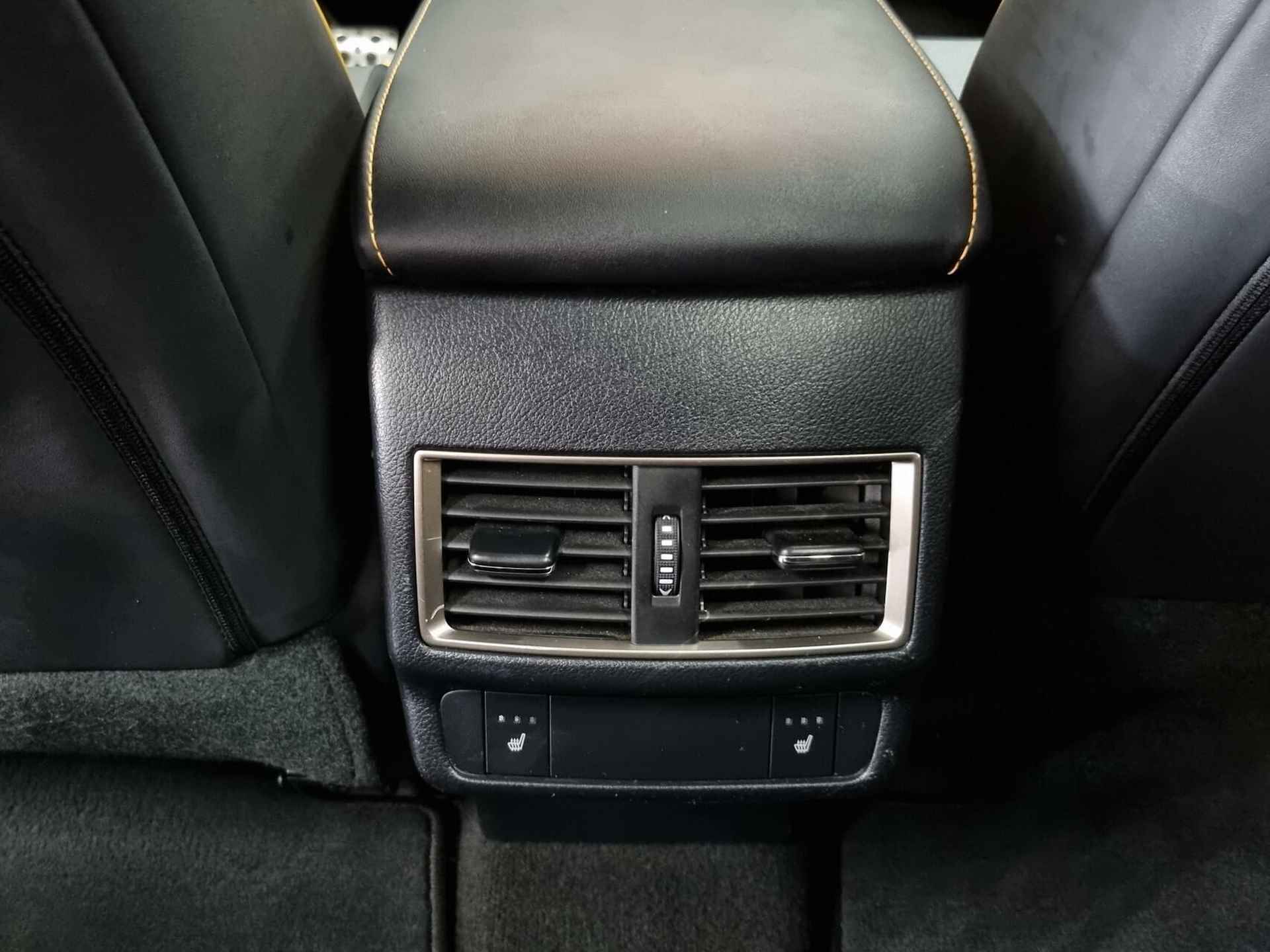 Lexus NX 300h AWD F Sport Premium / Apple Carplay - Android Auto / HUD / Panoramadak / Mark Levinson / Trekhaak / Nav - 39/123