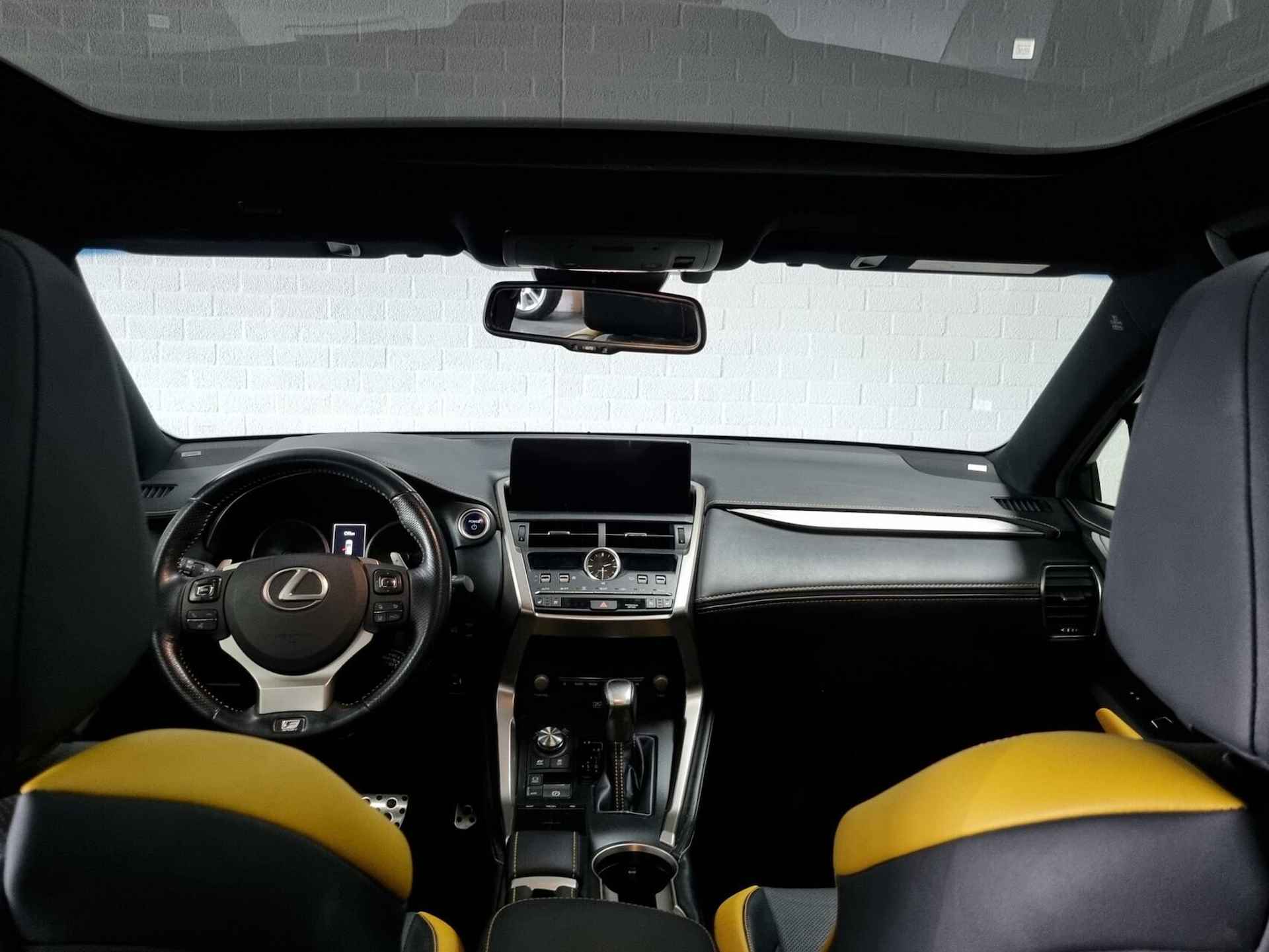 Lexus NX 300h AWD F Sport Premium / Apple Carplay - Android Auto / HUD / Panoramadak / Mark Levinson / Trekhaak / Nav - 40/123