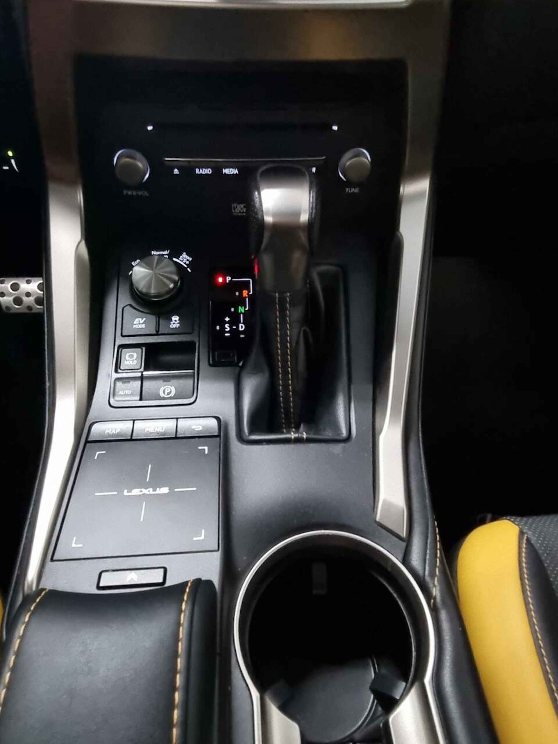 Lexus NX 300h AWD F Sport Premium / Apple Carplay - Android Auto / HUD / Panoramadak / Mark Levinson / Trekhaak / Nav - 113/123